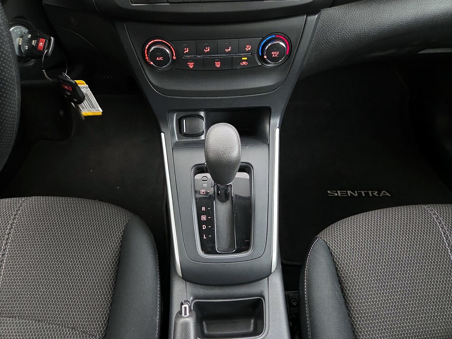 Thumbnail: 2018 Nissan Sentra - 17