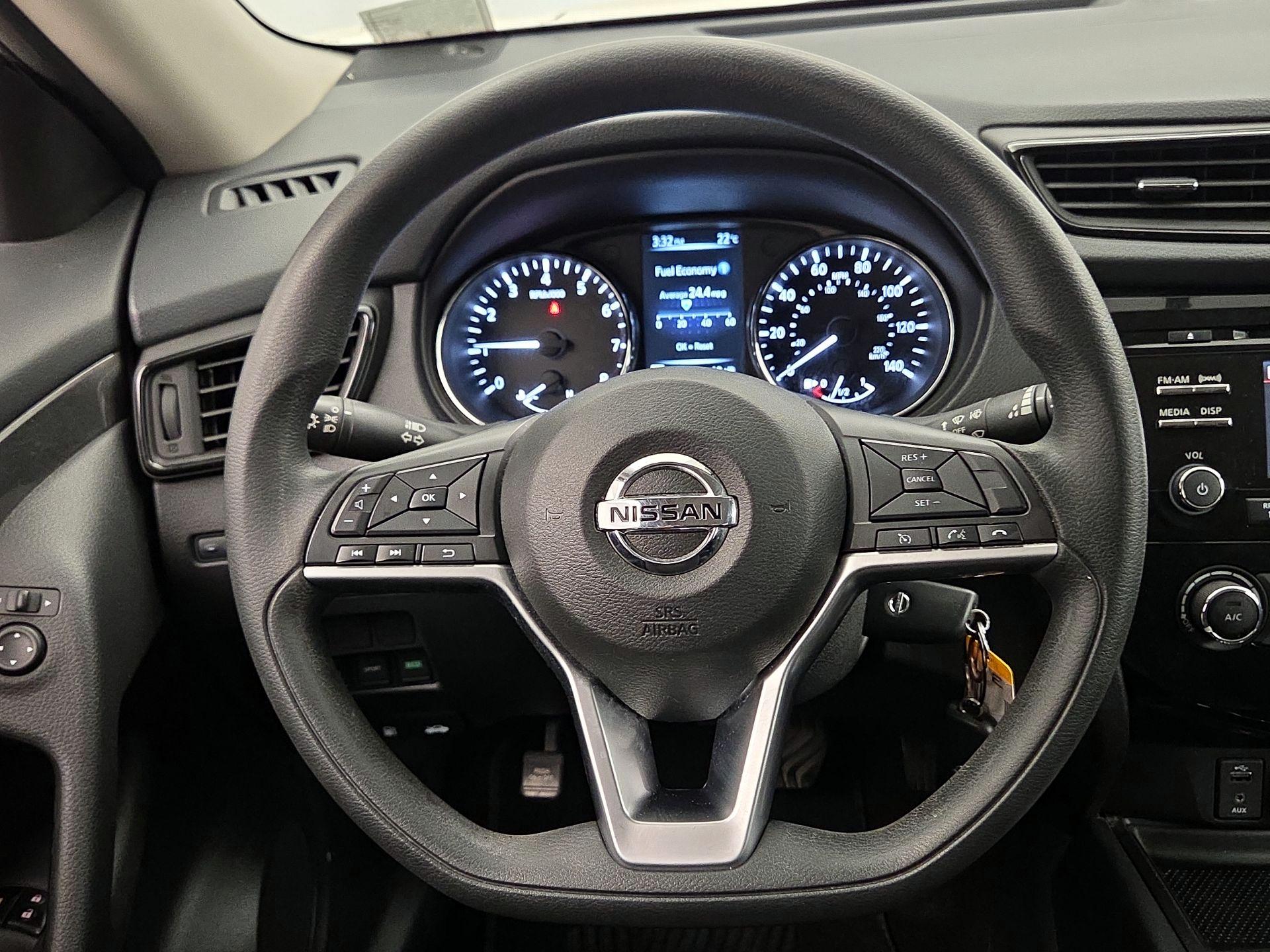Thumbnail: 2017 Nissan Rogue - 10
