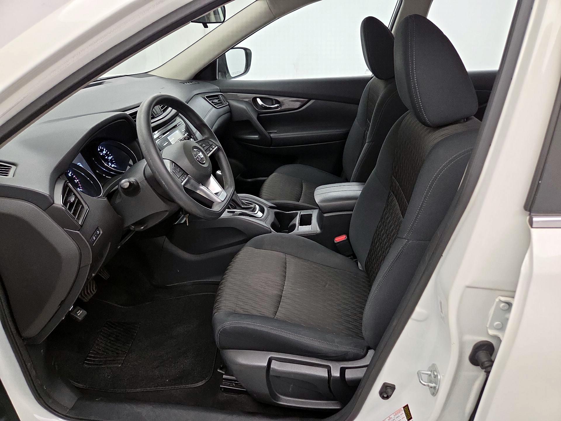 Thumbnail: 2017 Nissan Rogue - 11