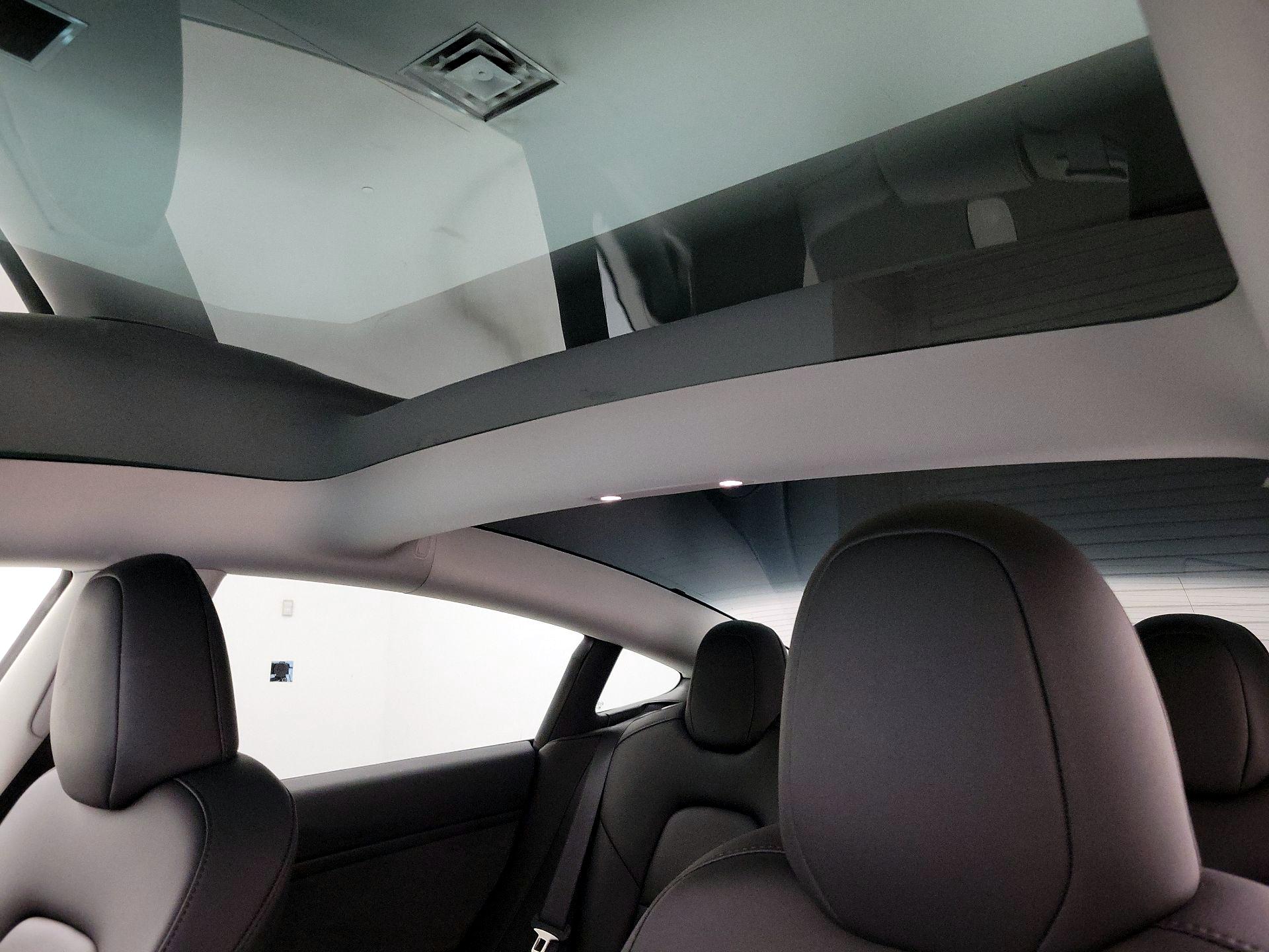 Thumbnail: 2023 Tesla Model 3 - 18