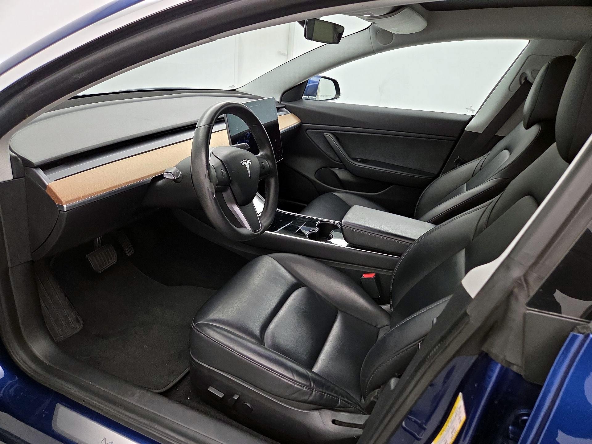 Thumbnail: 2019 Tesla Model 3 - 11