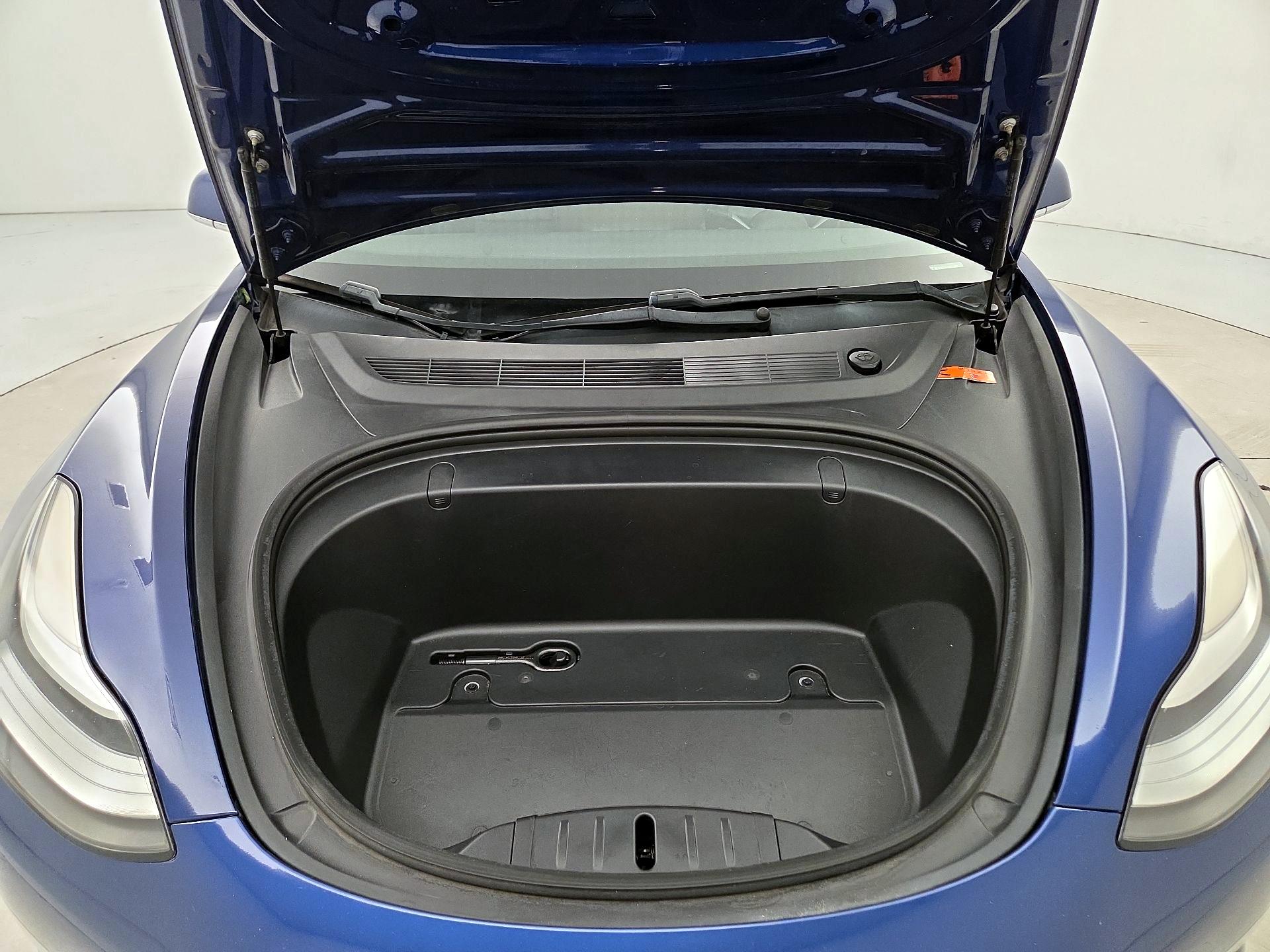 Thumbnail: 2019 Tesla Model 3 - 20