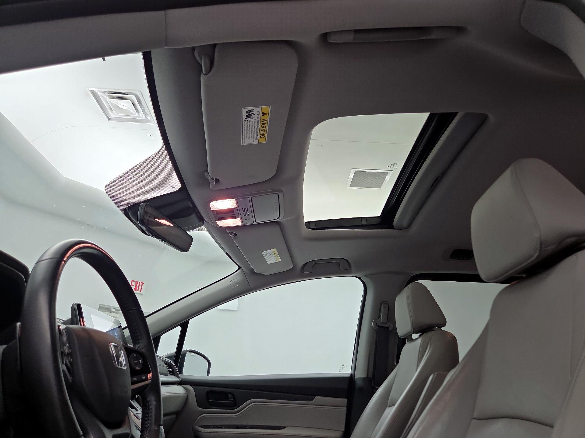 Thumbnail: 2018 Honda Odyssey - 19