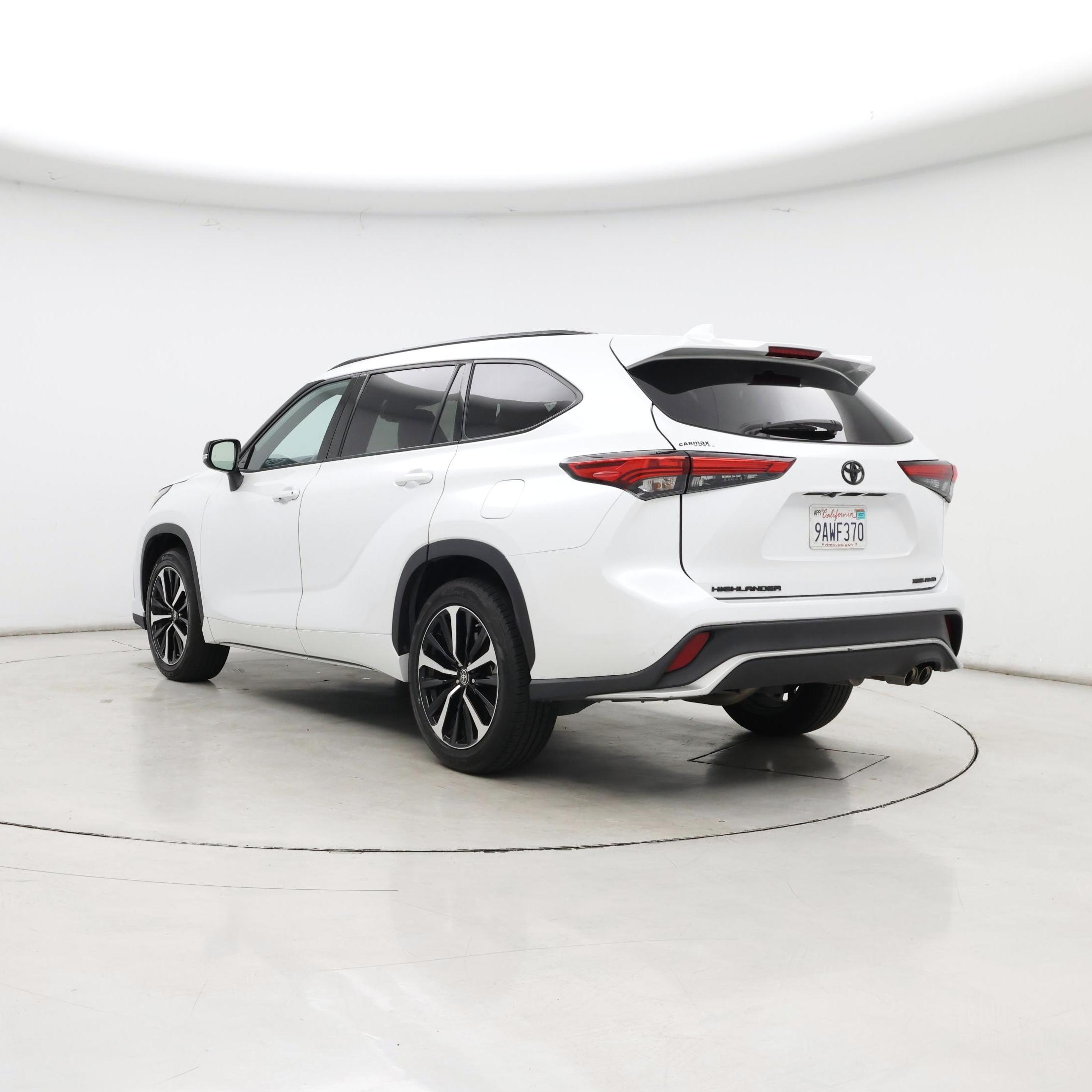Thumbnail: 2022 Toyota Highlander - 2