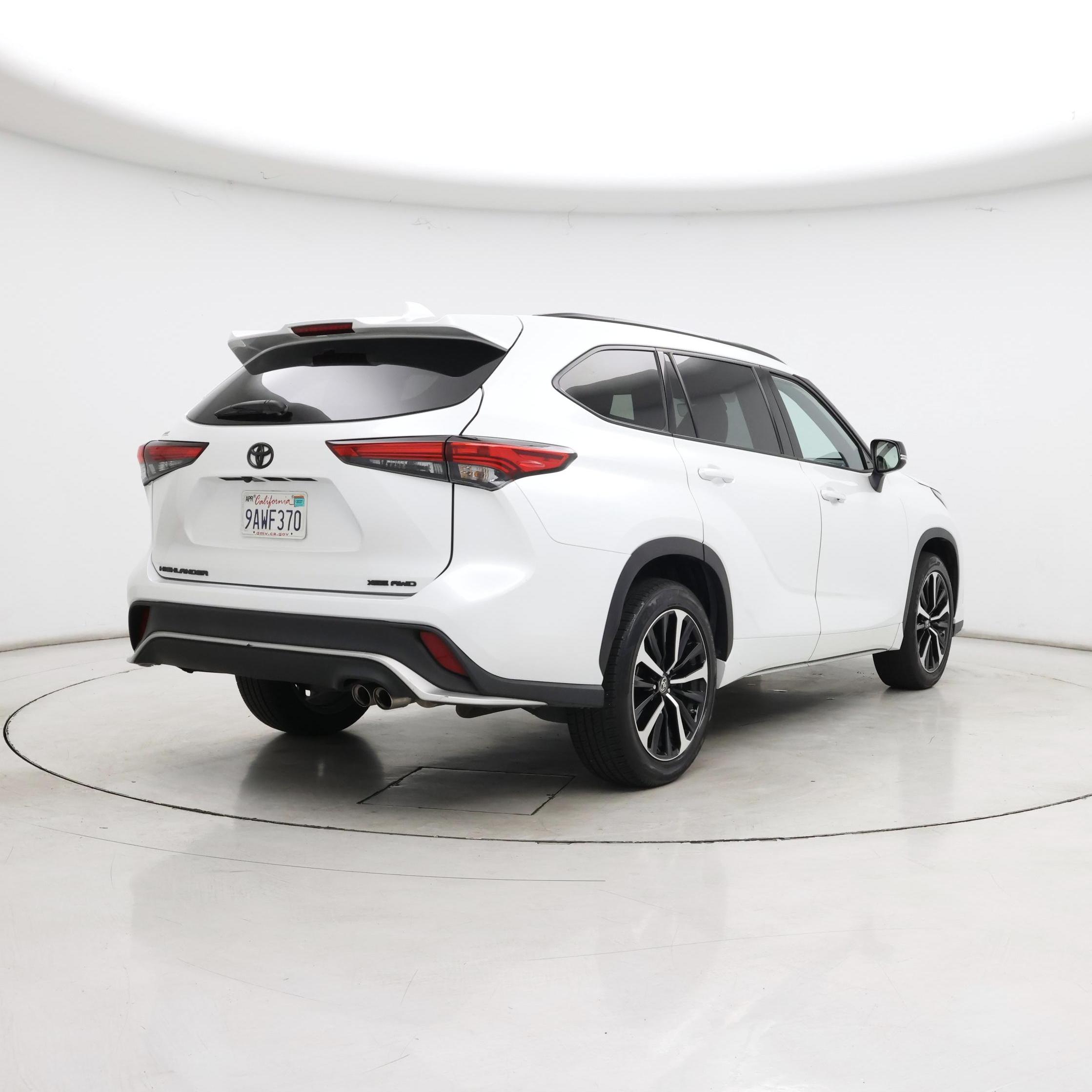 Thumbnail: 2022 Toyota Highlander - 8