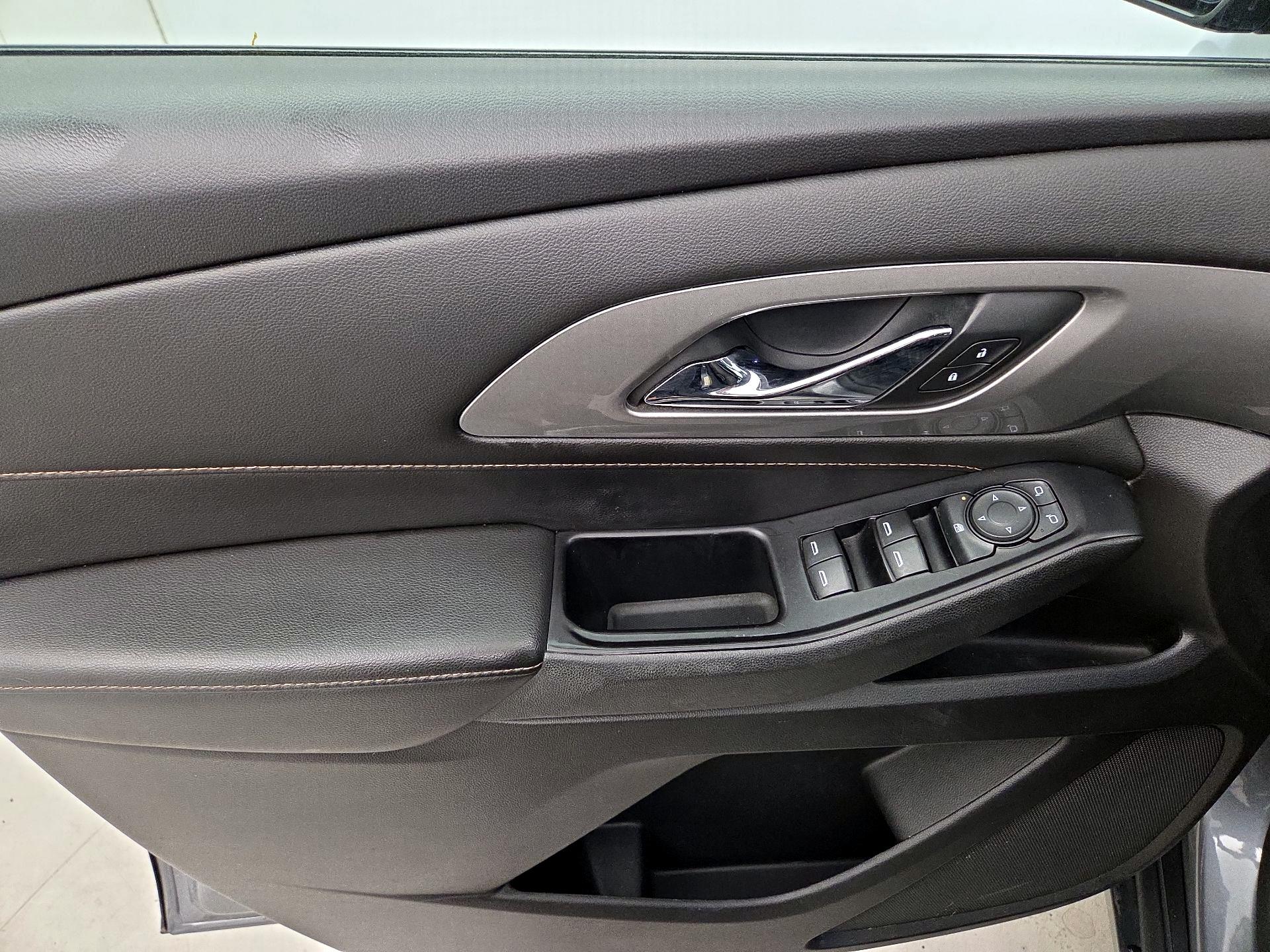 Thumbnail: 2019 Chevrolet Traverse - 12