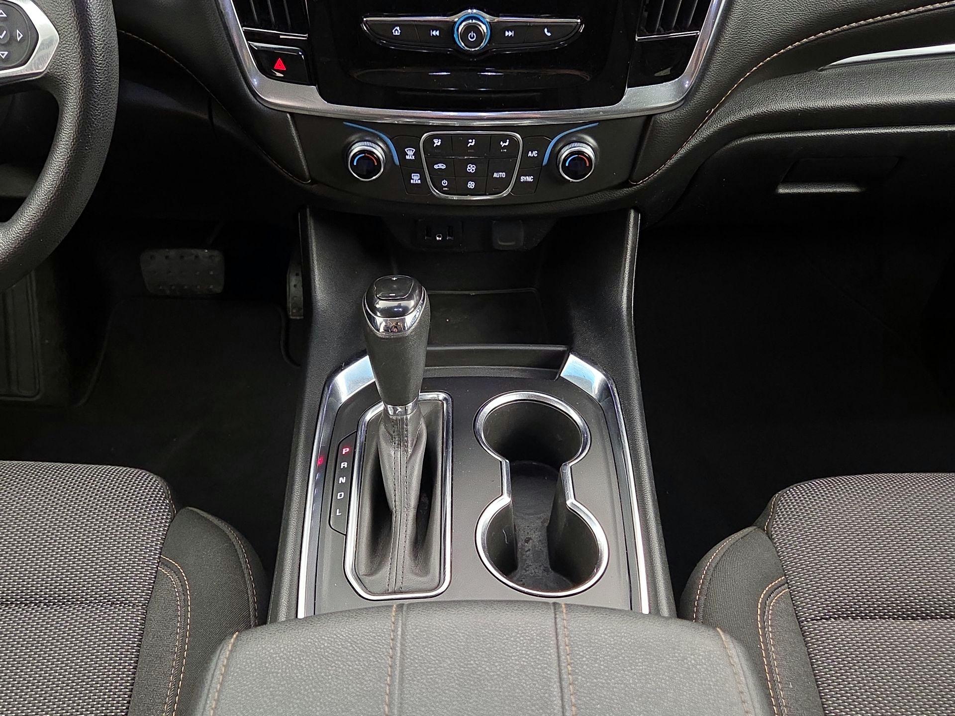 Thumbnail: 2019 Chevrolet Traverse - 17