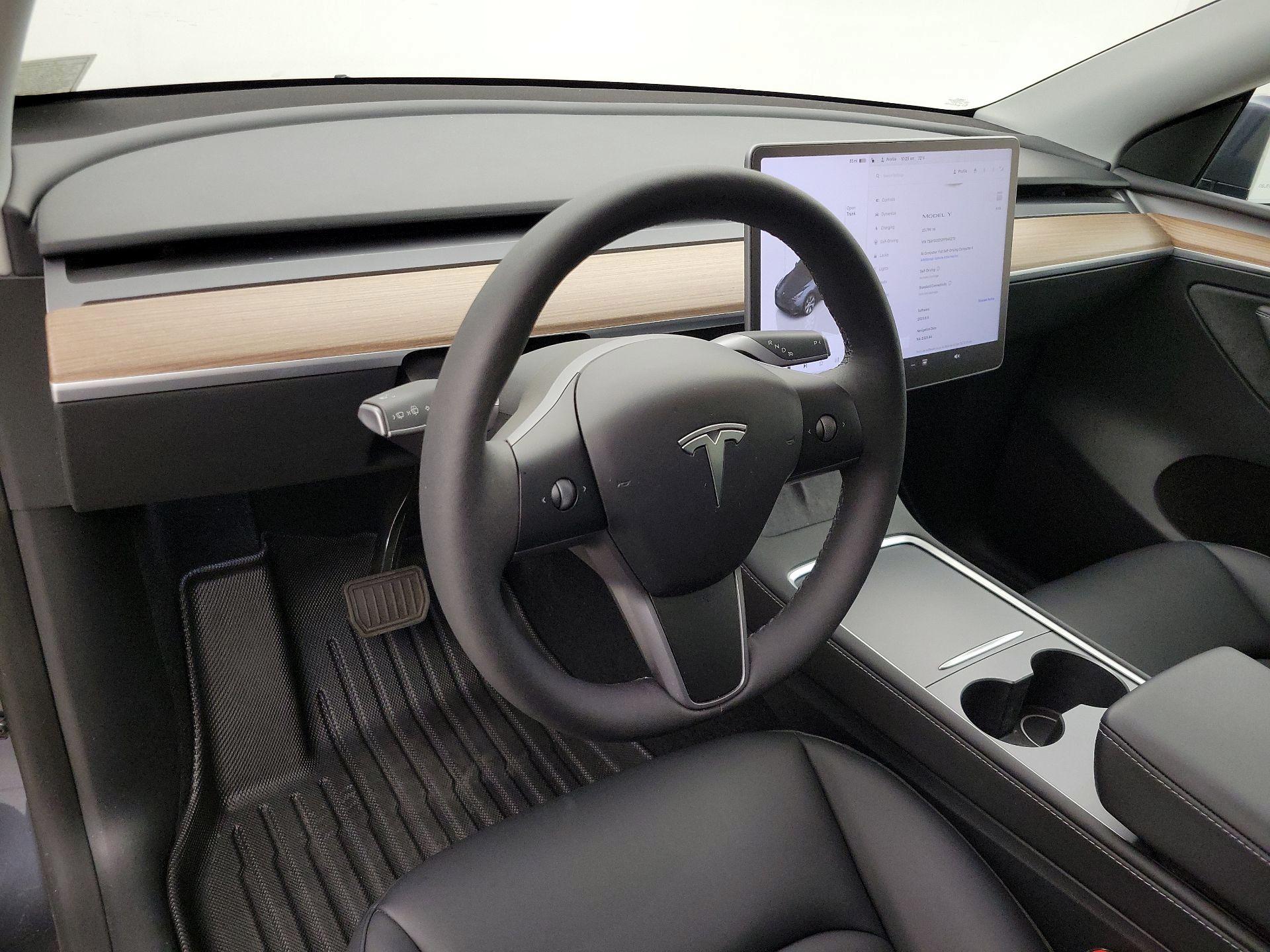 Thumbnail: 2023 Tesla Model Y - 9