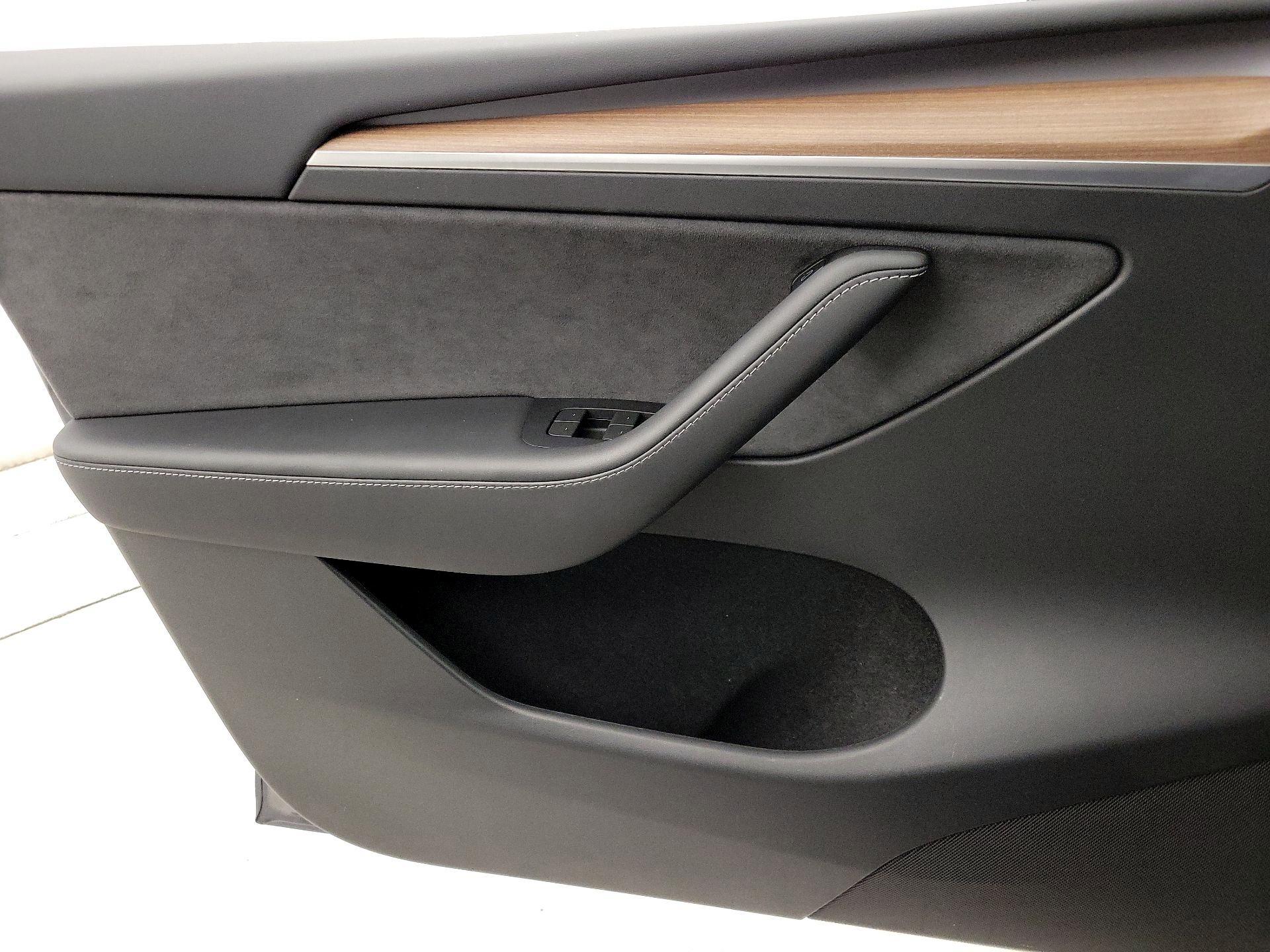Thumbnail: 2023 Tesla Model Y - 12