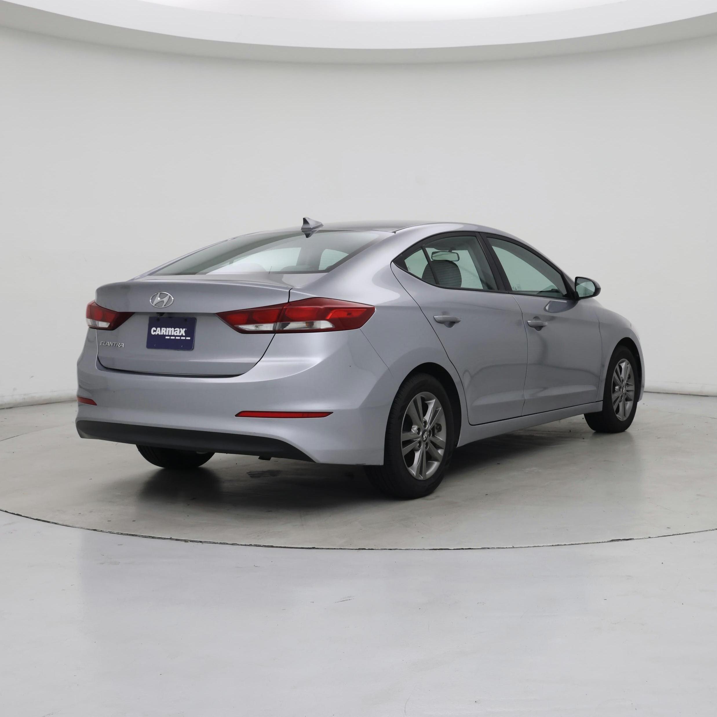 Thumbnail: 2017 Hyundai Elantra - 8
