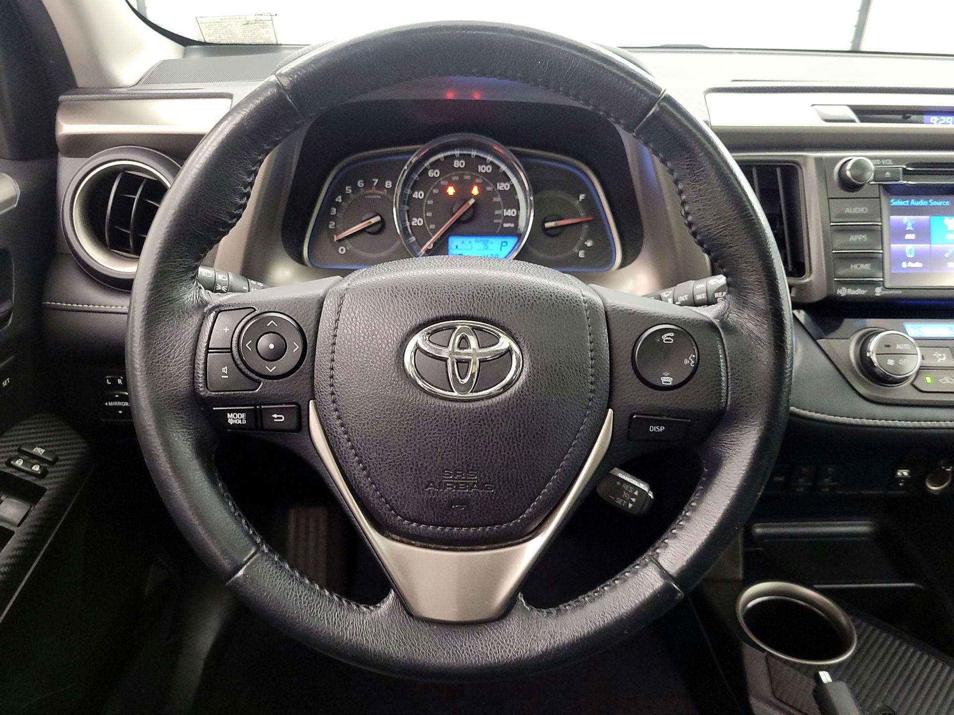 Thumbnail: 2015 Toyota RAV4 - 10