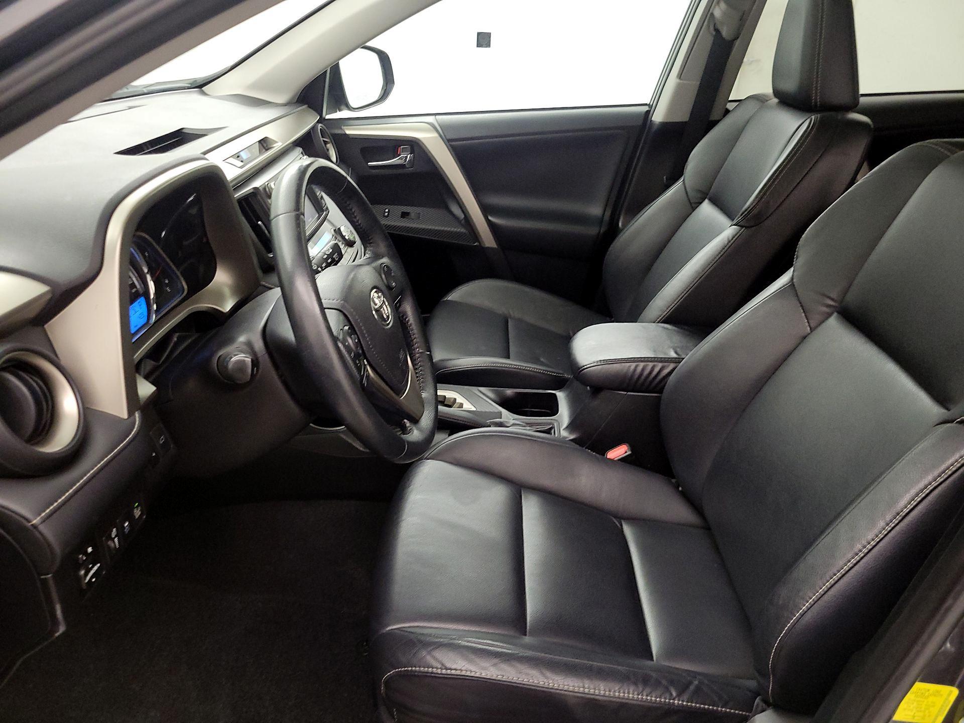 Thumbnail: 2015 Toyota RAV4 - 11