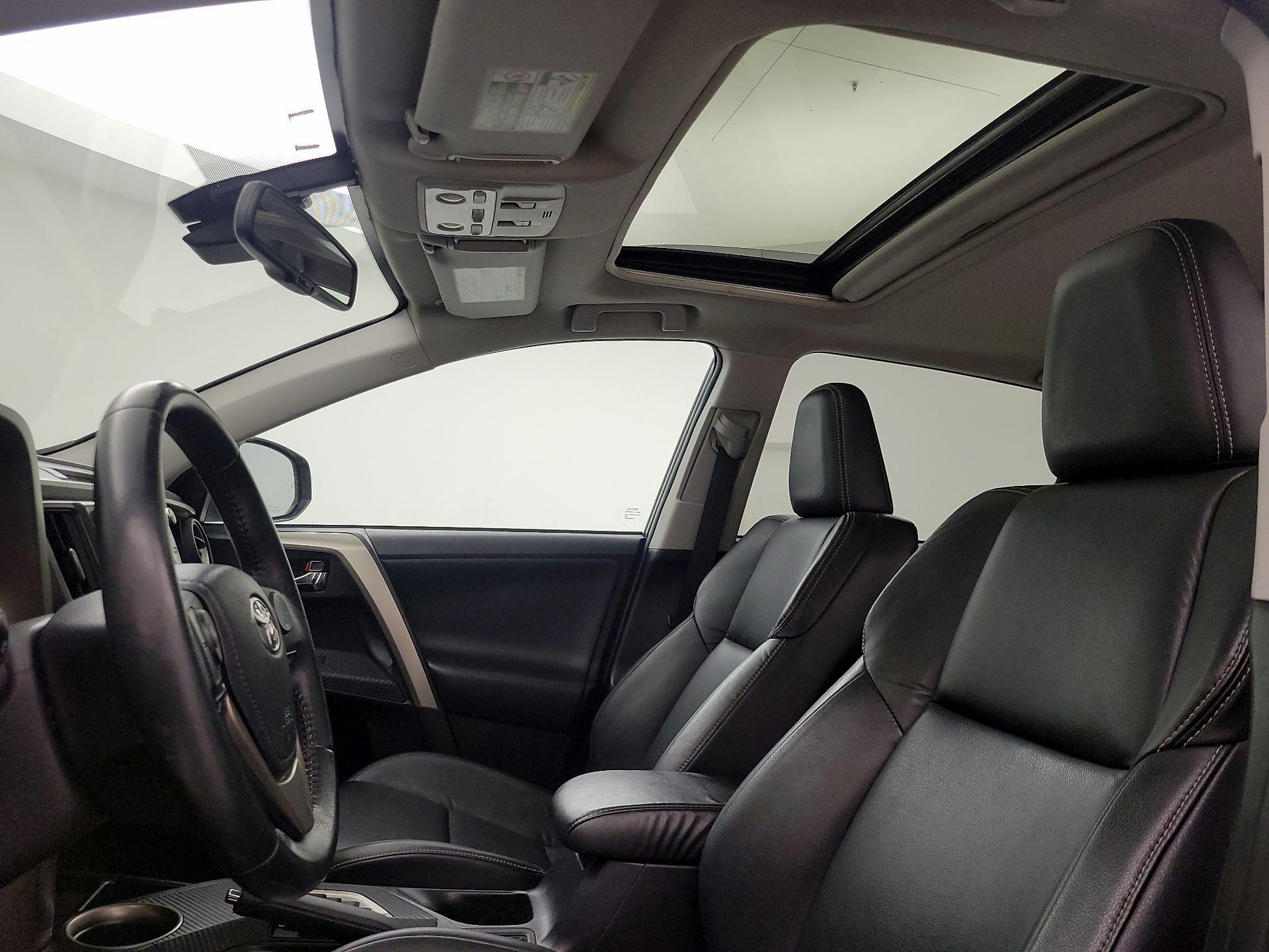 Thumbnail: 2015 Toyota RAV4 - 19