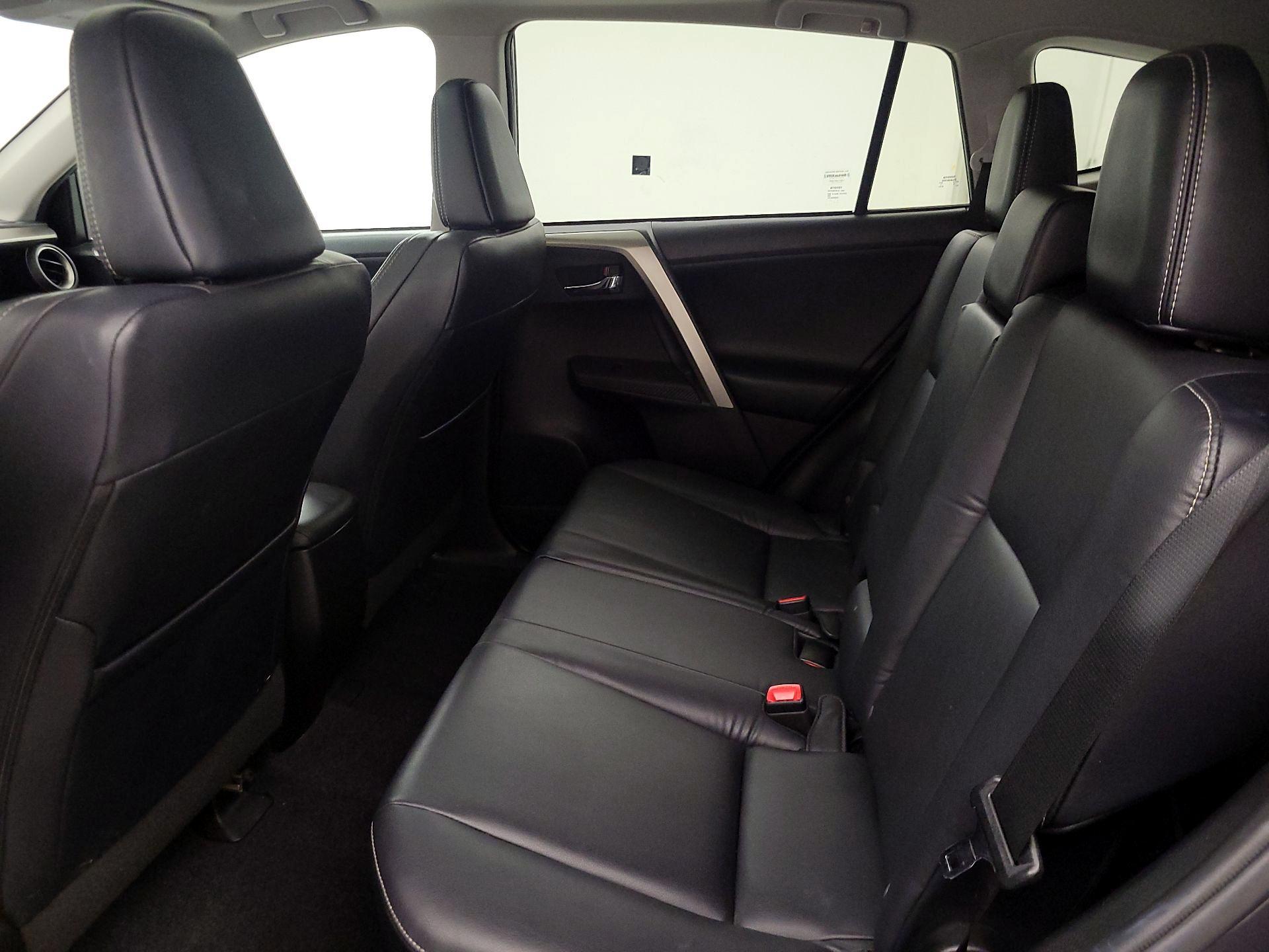Thumbnail: 2015 Toyota RAV4 - 20