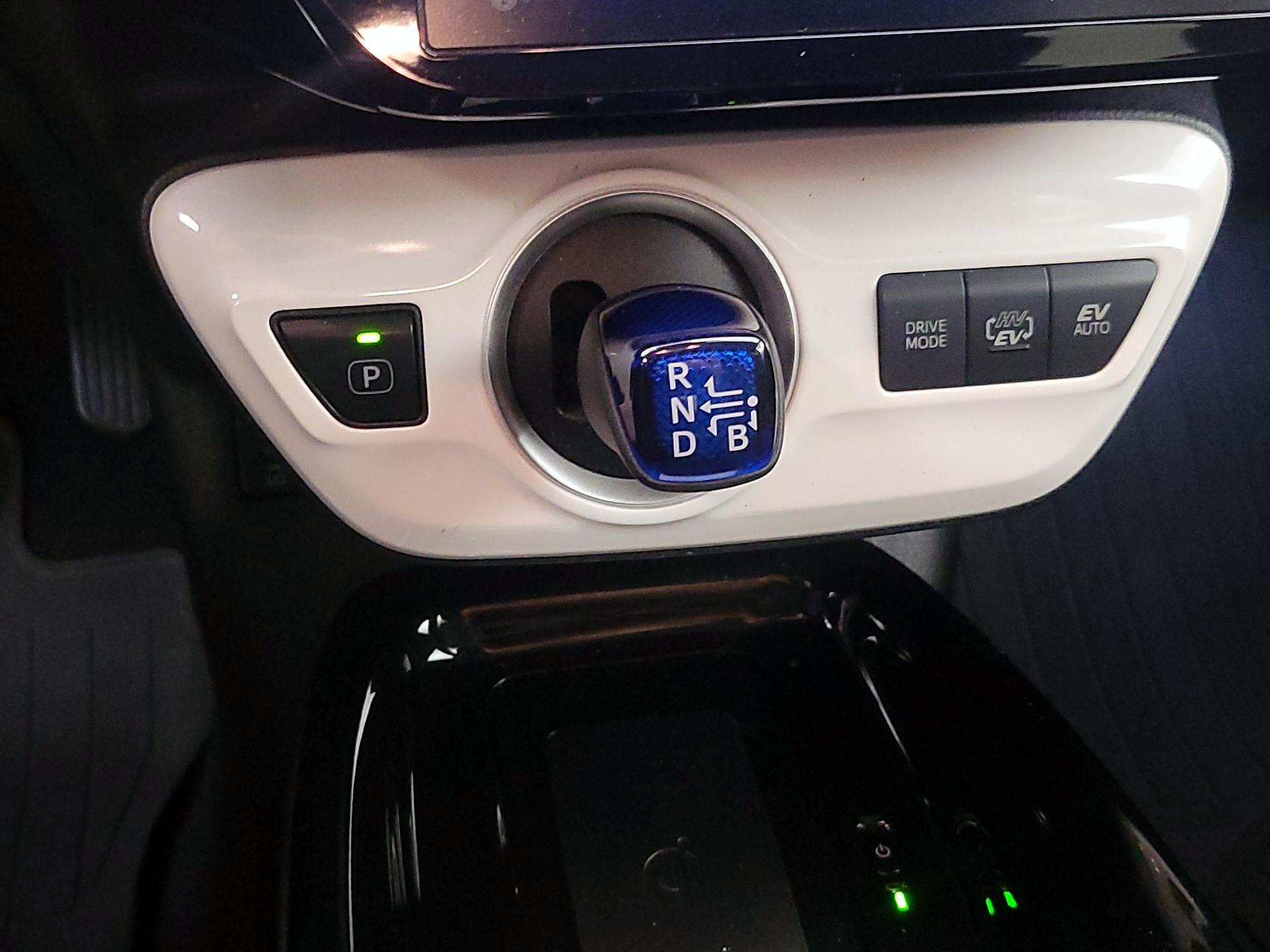 Thumbnail: 2018 Toyota Prius Prime - 18