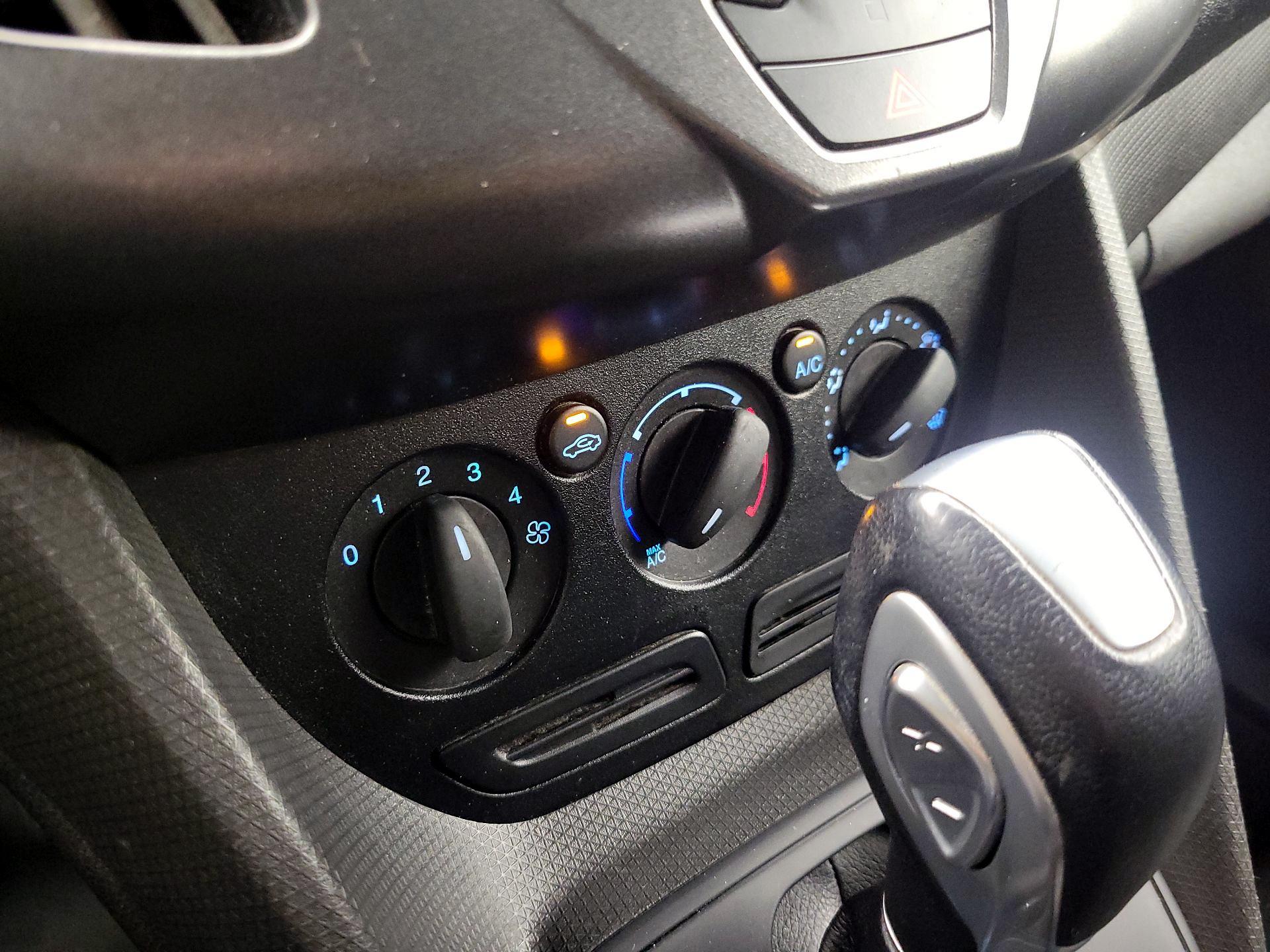 Thumbnail: 2017 Ford Transit Series - 15