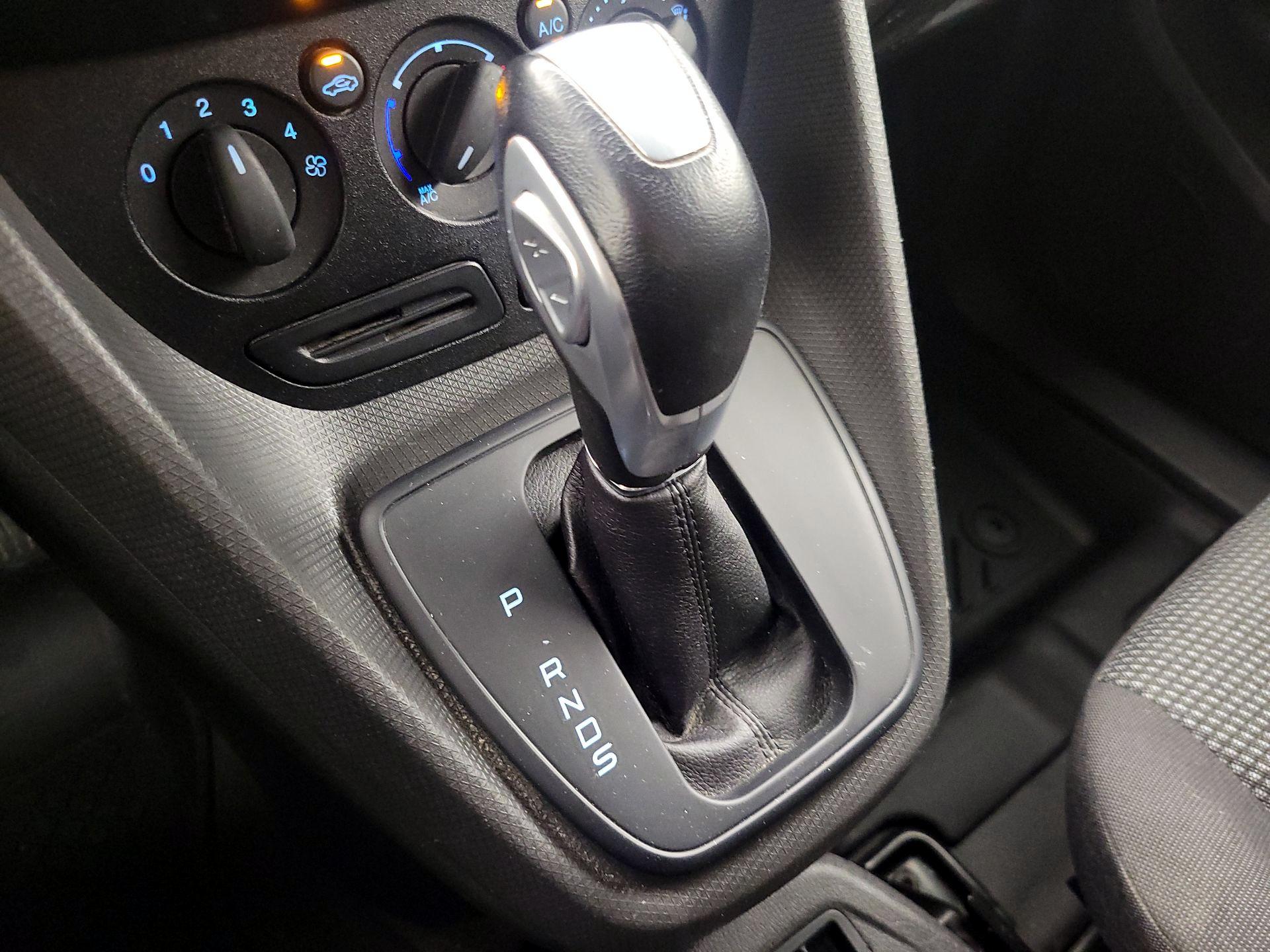 Thumbnail: 2017 Ford Transit Series - 16