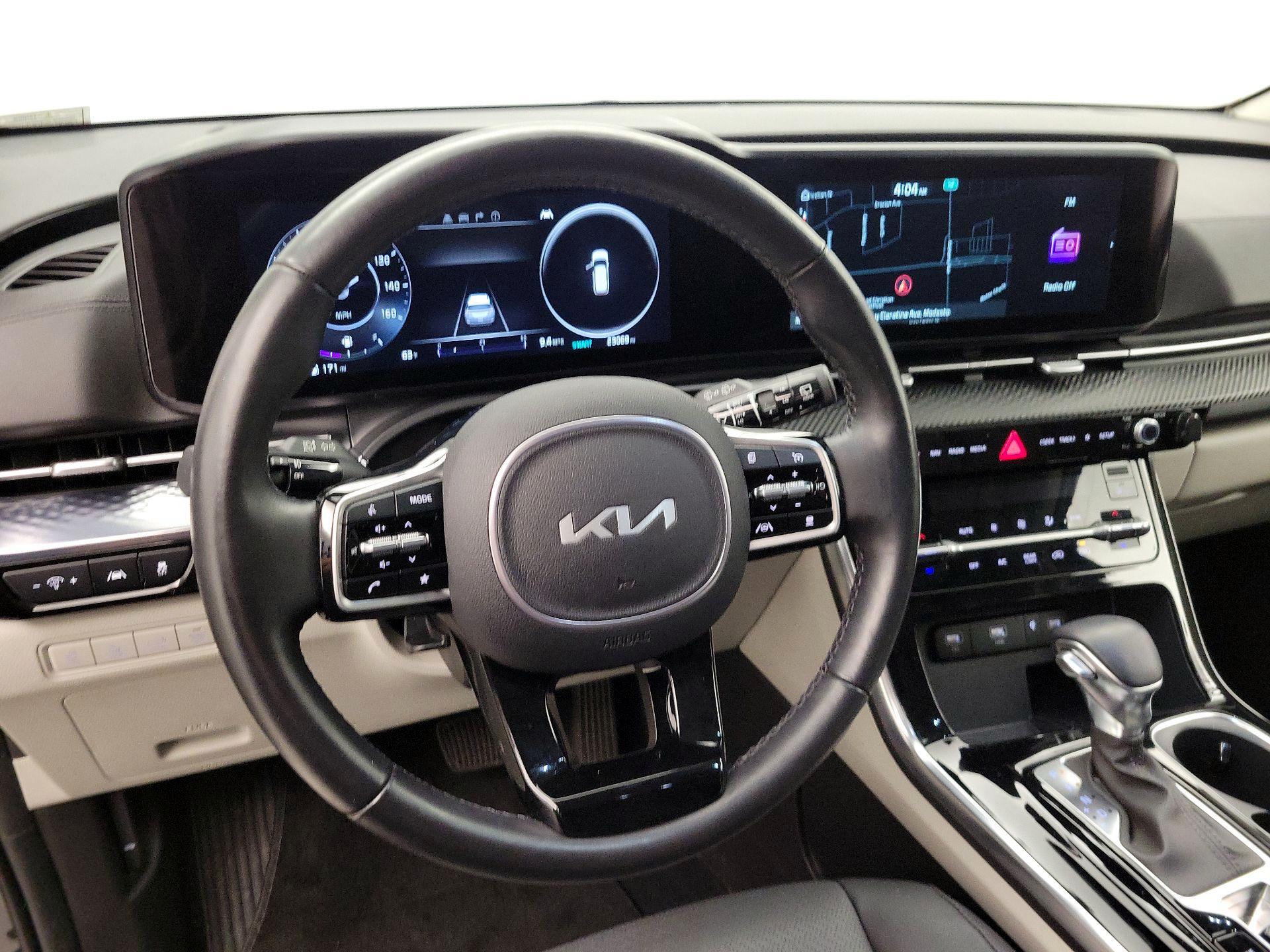 Thumbnail: 2023 Kia Carnival - 10