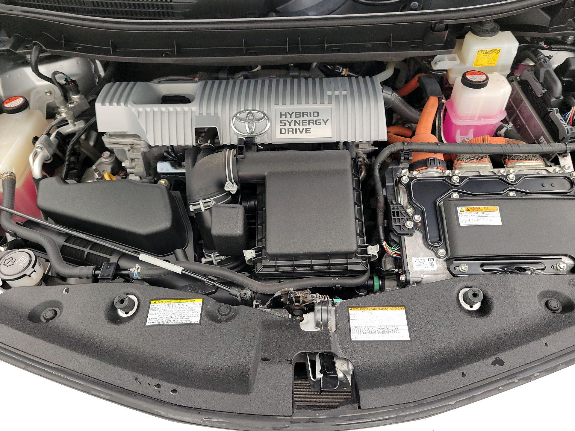 Thumbnail: 2016 Toyota Prius v - 18
