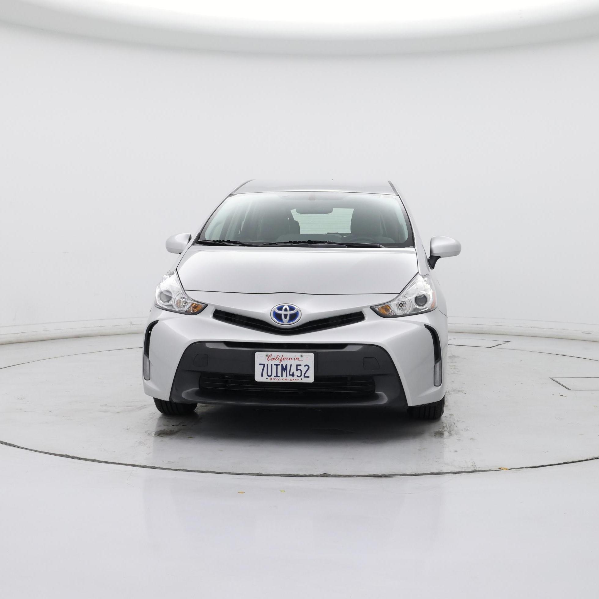 Thumbnail: 2016 Toyota Prius v - 5