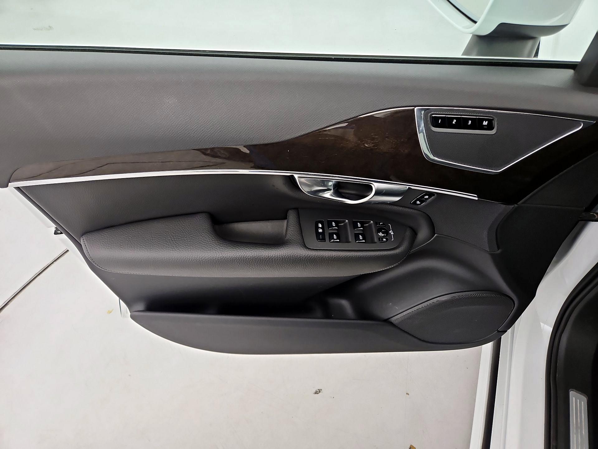 Thumbnail: 2018 Volvo XC90 - 12
