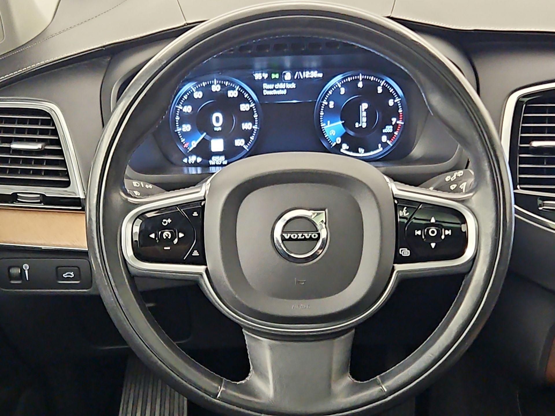 Thumbnail: 2017 Volvo XC90 - 10