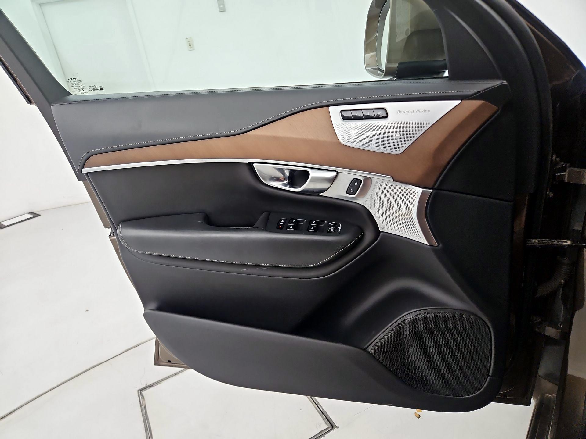 Thumbnail: 2017 Volvo XC90 - 12