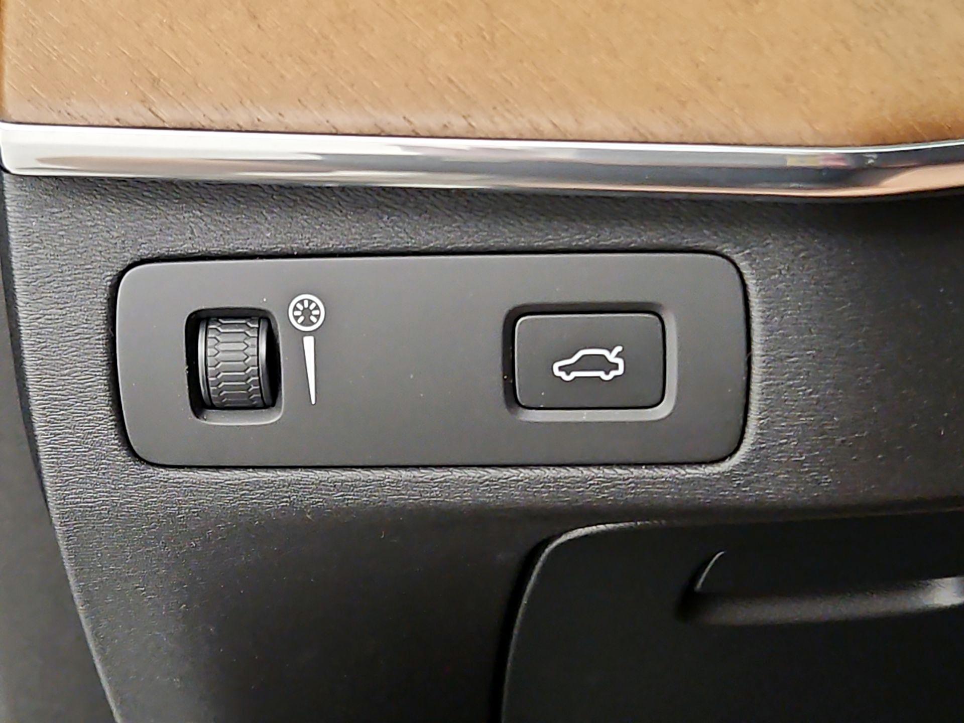 Thumbnail: 2017 Volvo XC90 - 13
