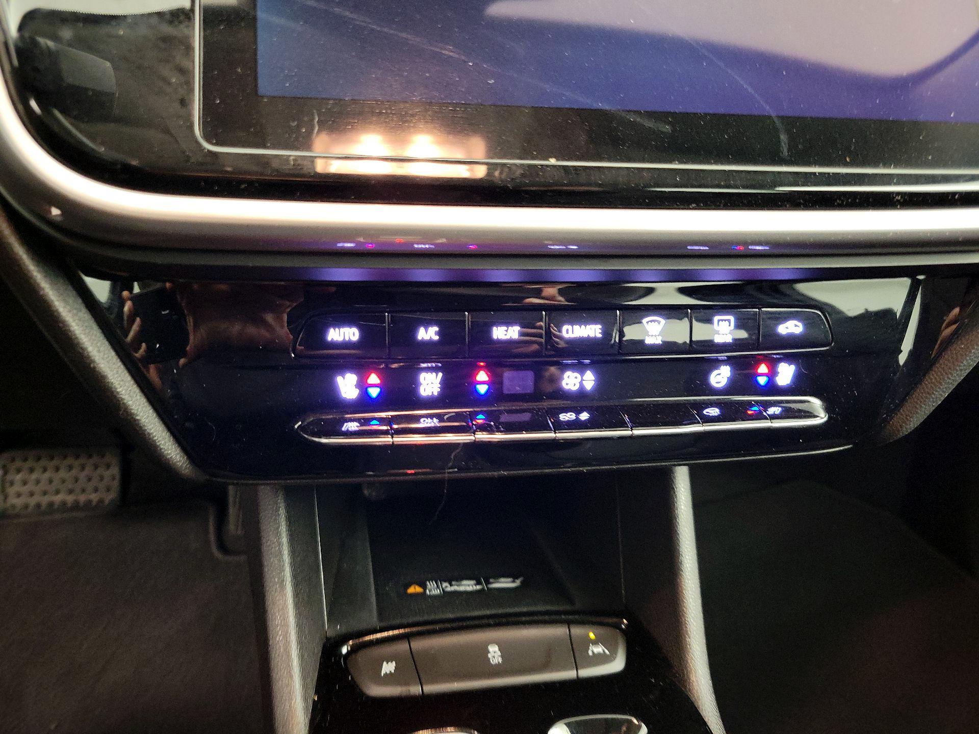 Thumbnail: 2022 Chevrolet Bolt EUV - 17