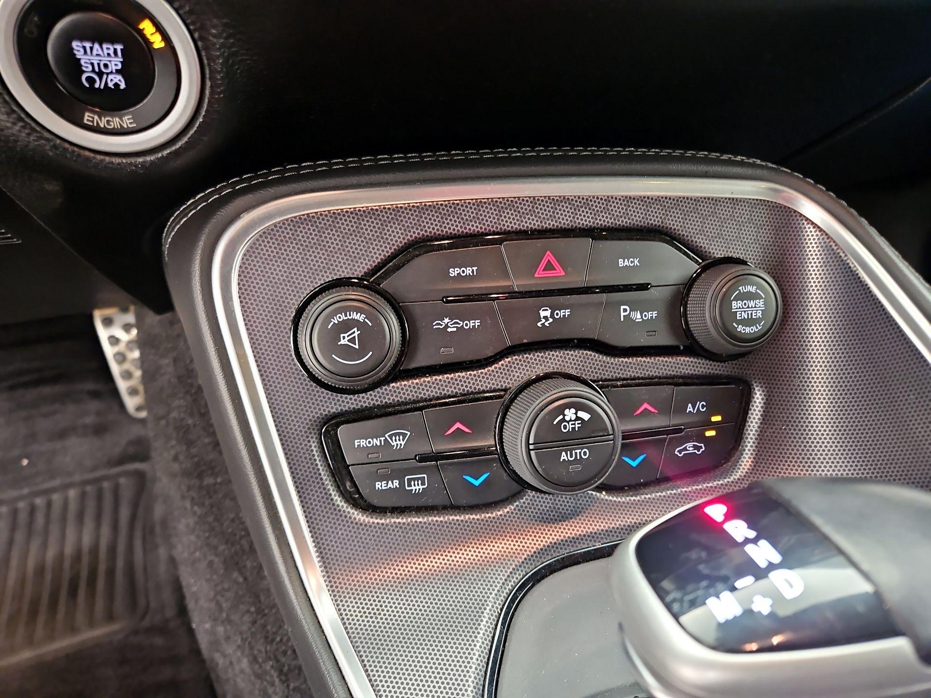 Thumbnail: 2015 Dodge Challenger - 16
