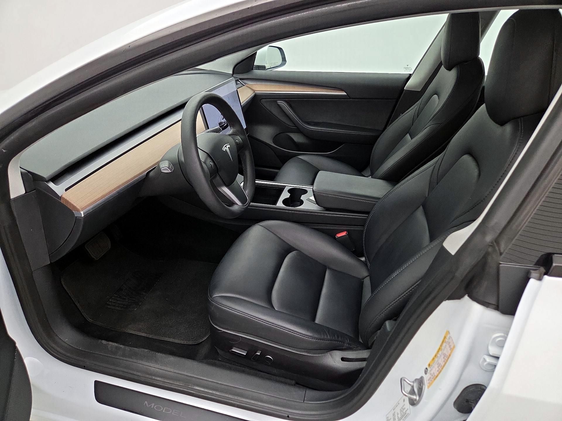 Thumbnail: 2023 Tesla Model 3 - 11