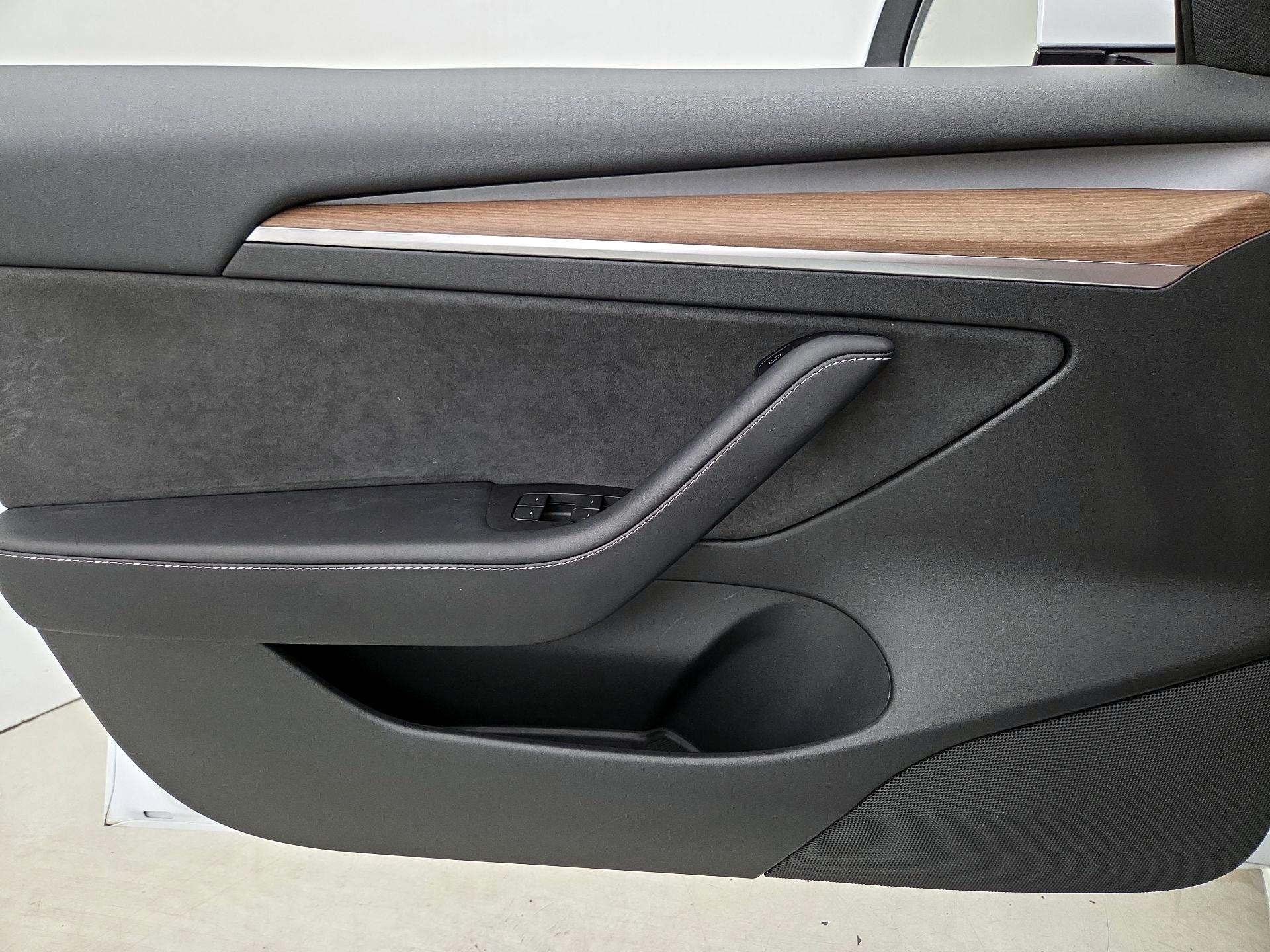 Thumbnail: 2023 Tesla Model 3 - 12