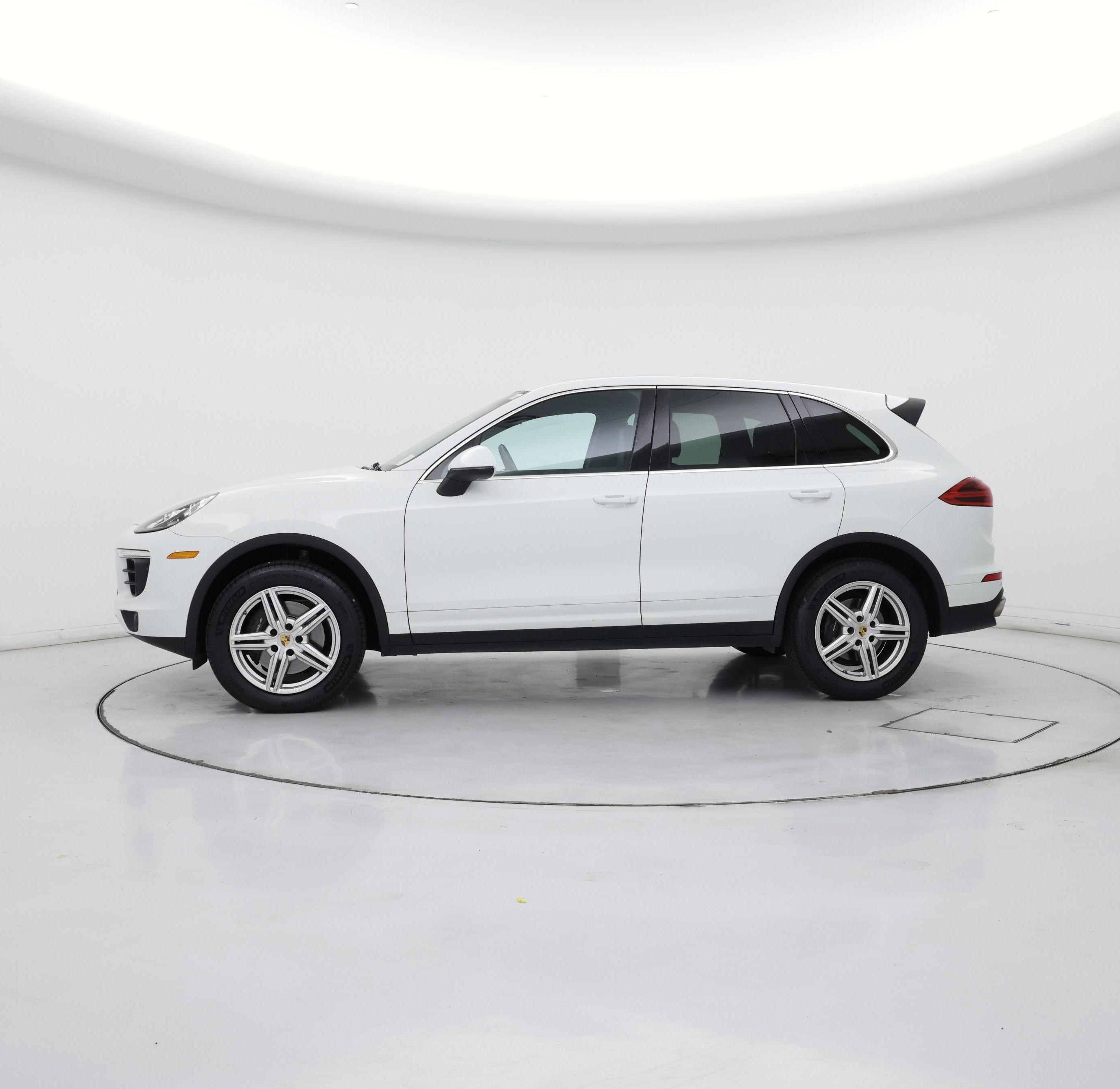 Thumbnail: 2018 Porsche Cayenne - 3