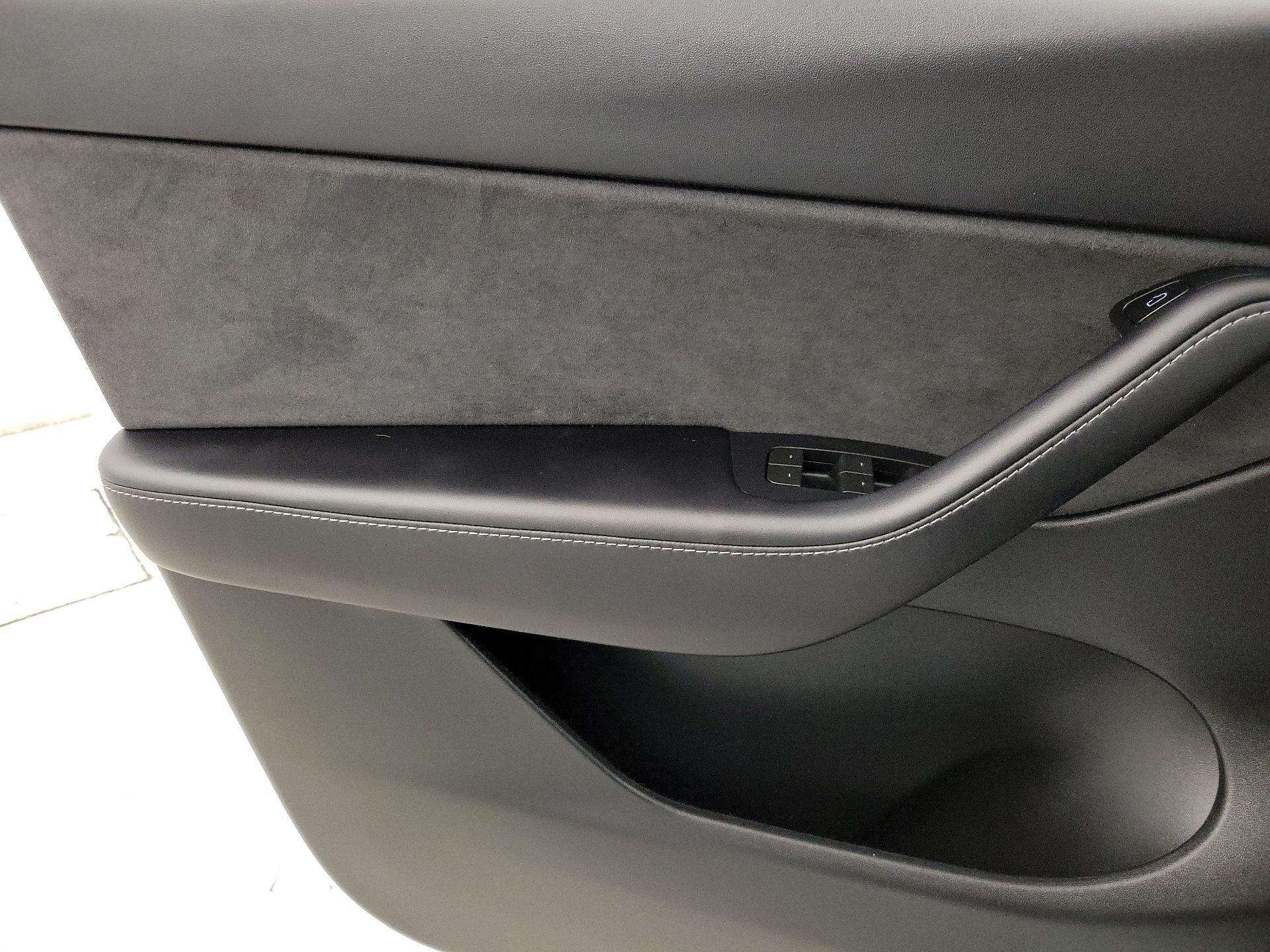Thumbnail: 2022 Tesla Model Y - 12