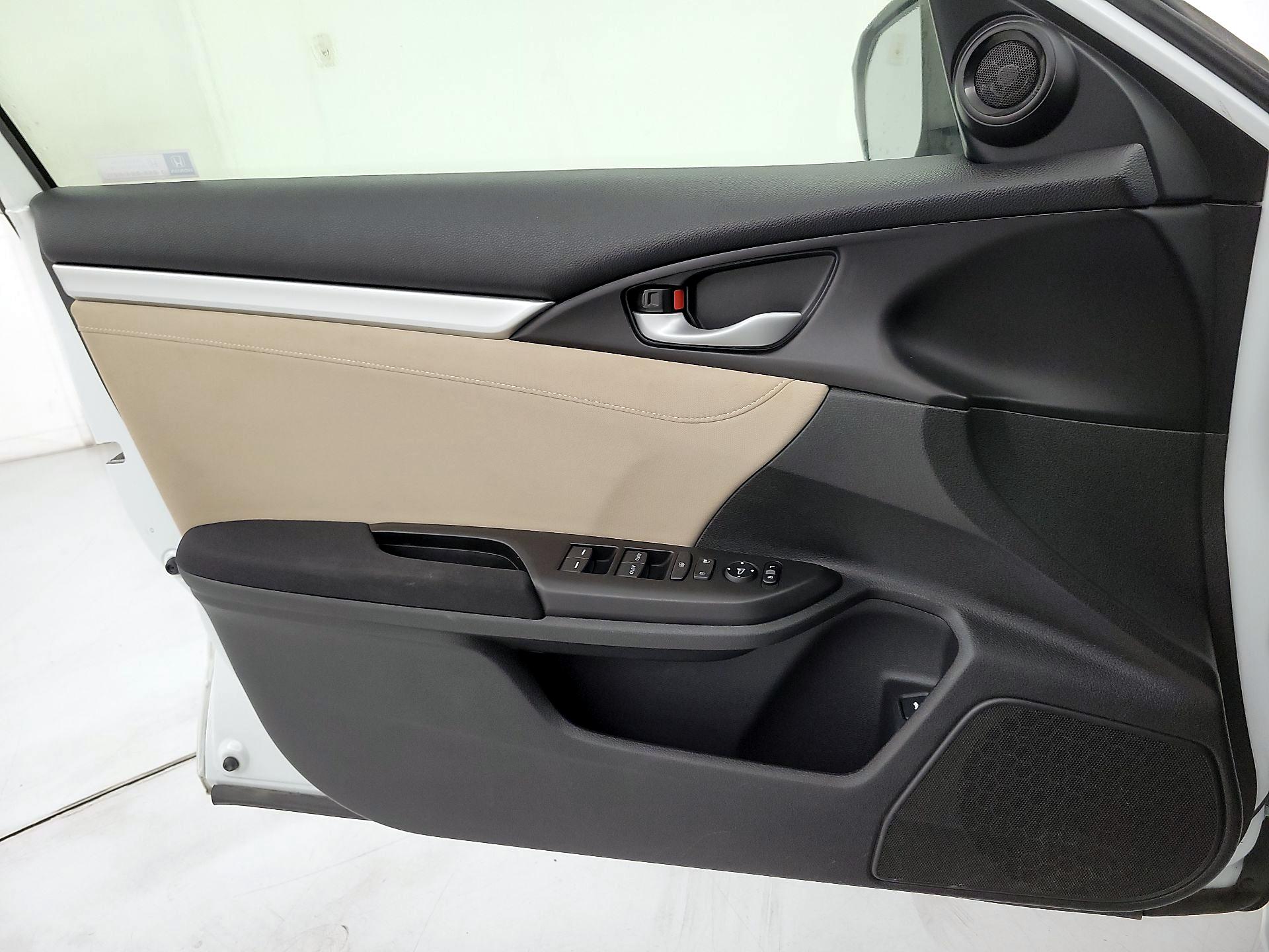 Thumbnail: 2019 Honda Civic - 12