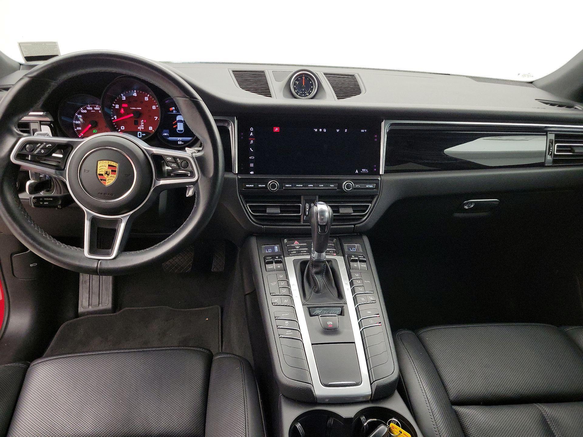Thumbnail: 2021 Porsche Macan - 9