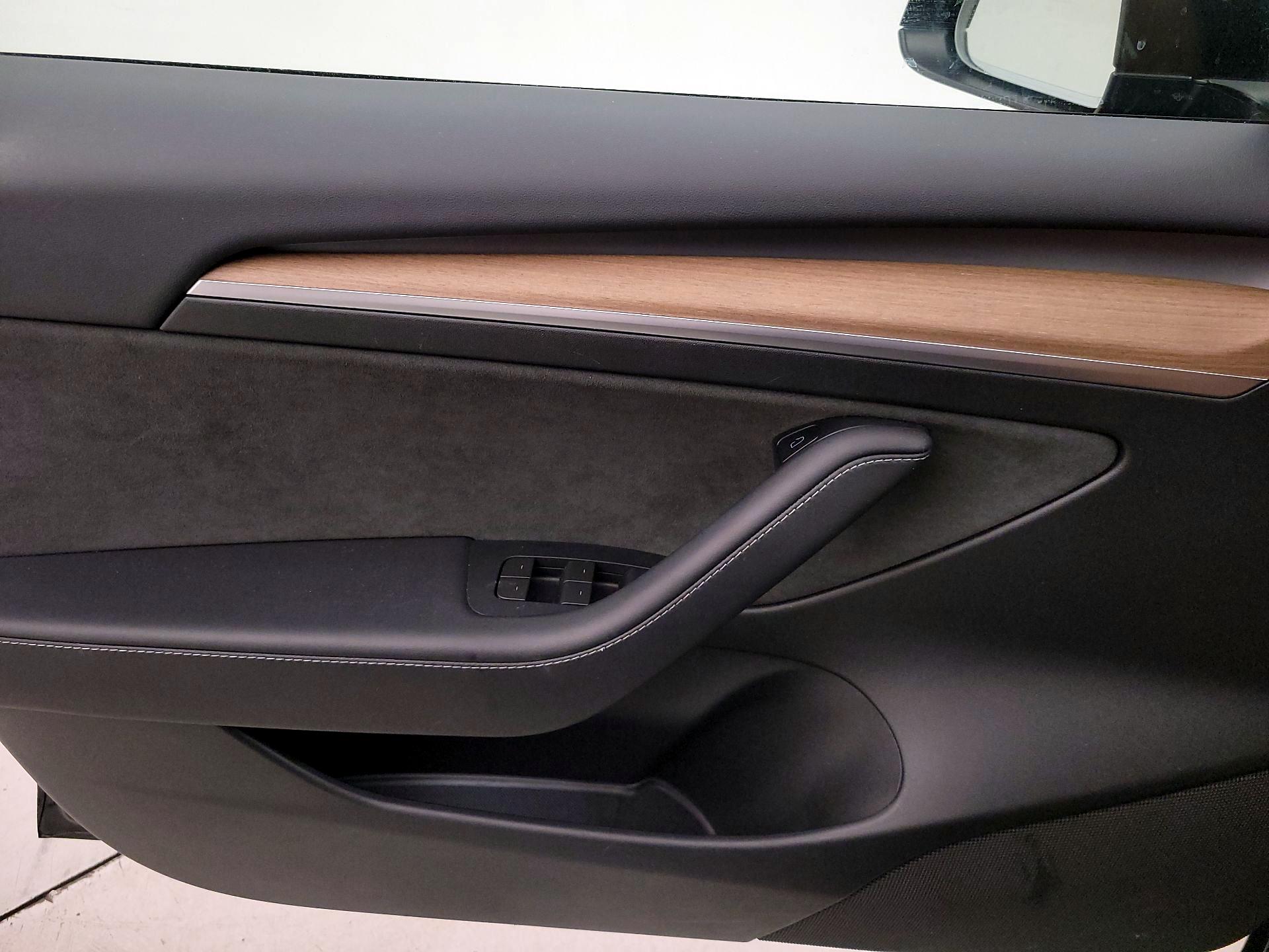Thumbnail: 2023 Tesla Model 3 - 12