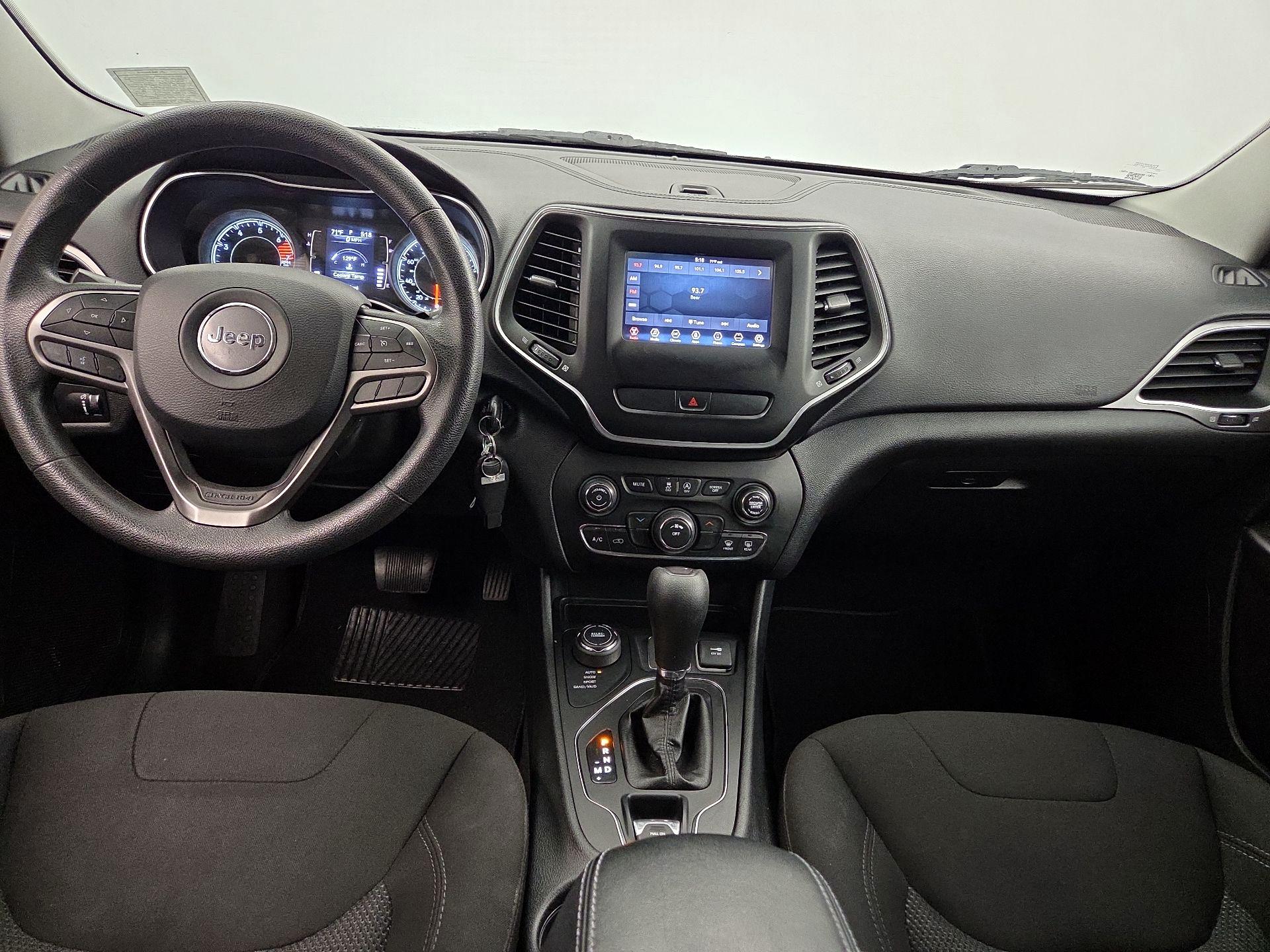 Thumbnail: 2019 Jeep Cherokee - 9