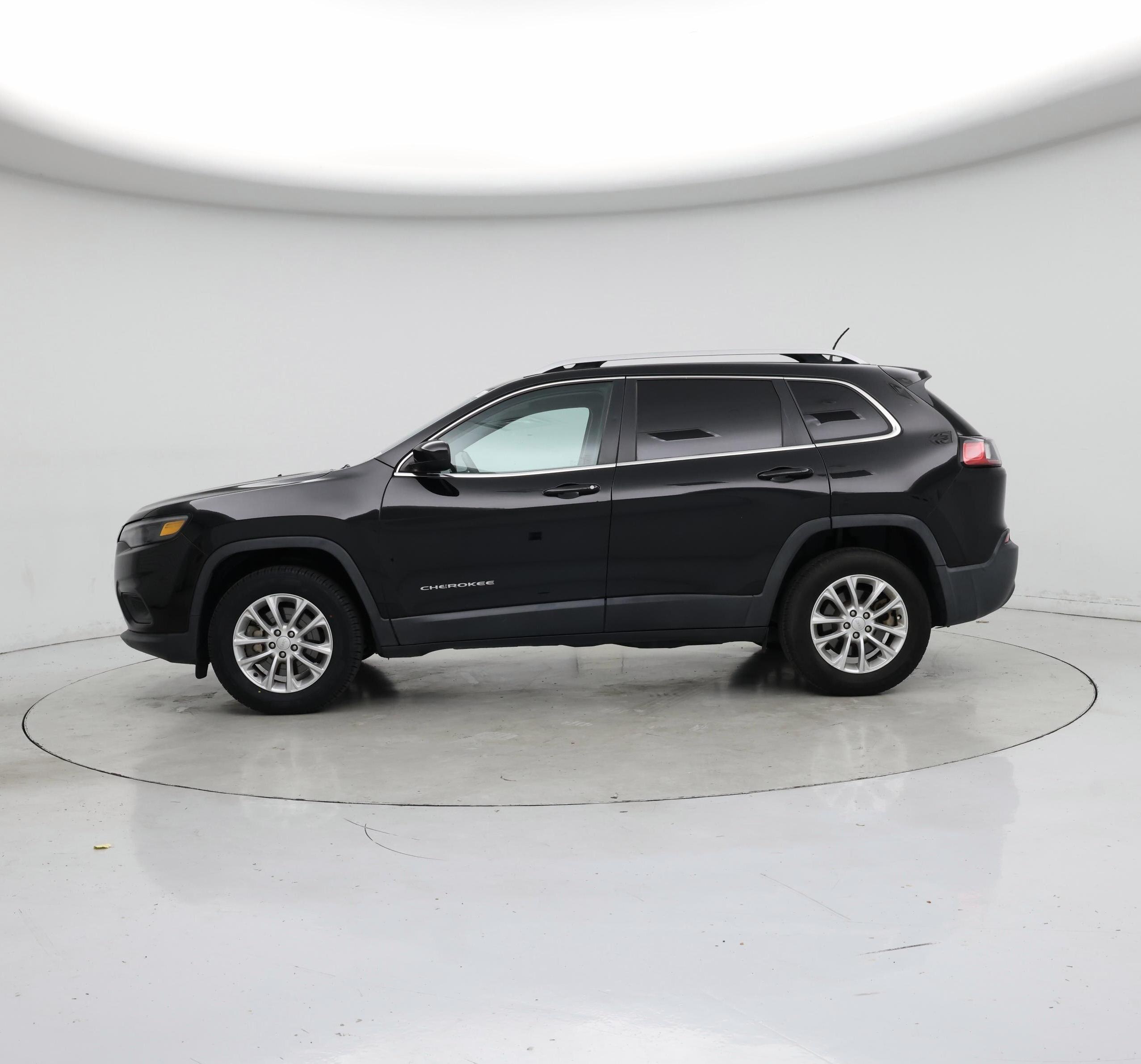 Thumbnail: 2019 Jeep Cherokee - 3