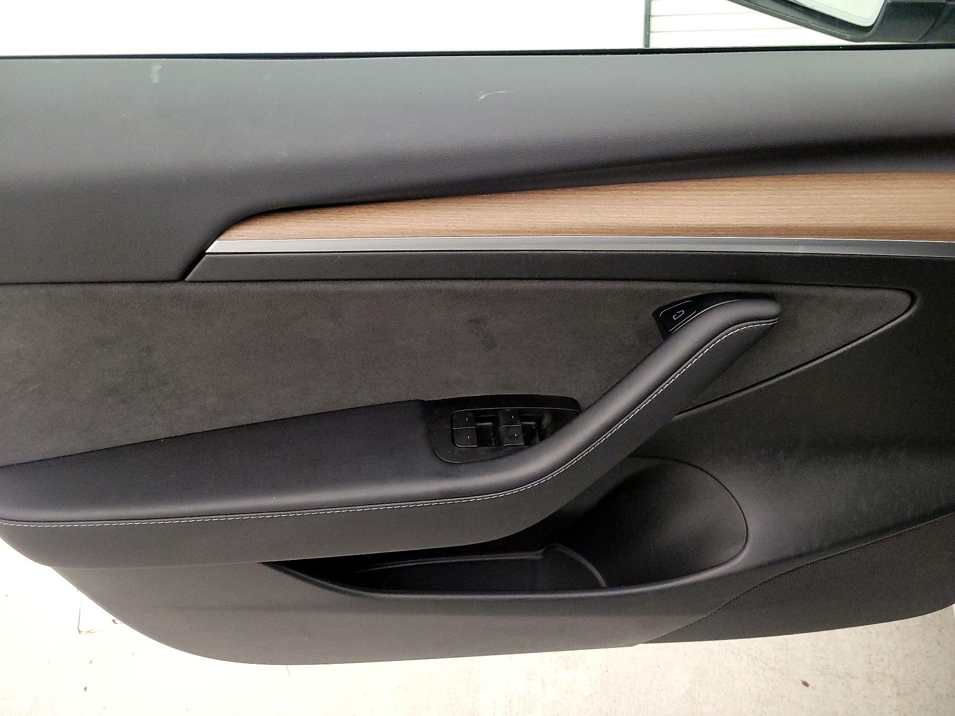 Thumbnail: 2023 Tesla Model 3 - 12