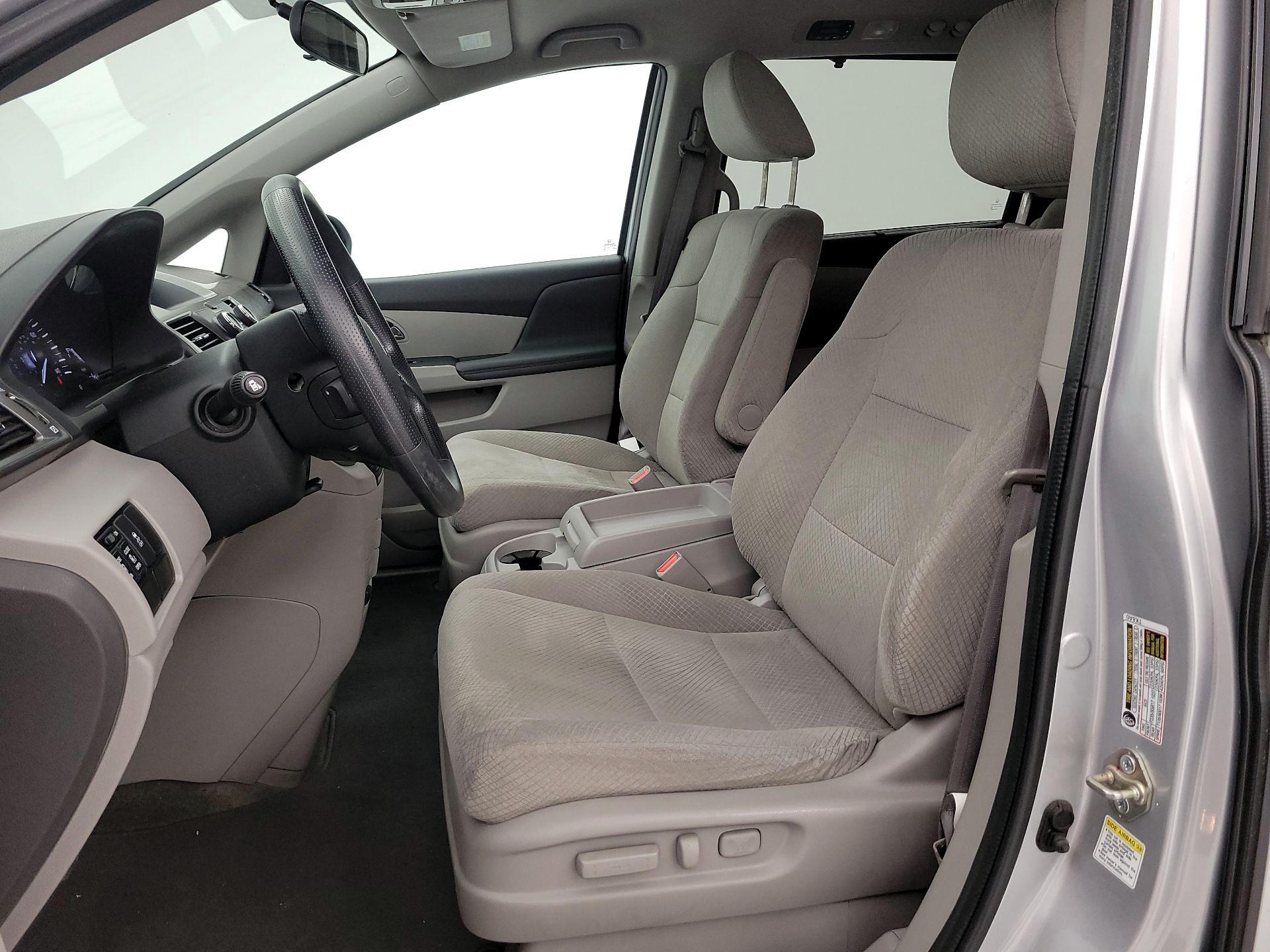 Thumbnail: 2015 Honda Odyssey - 11