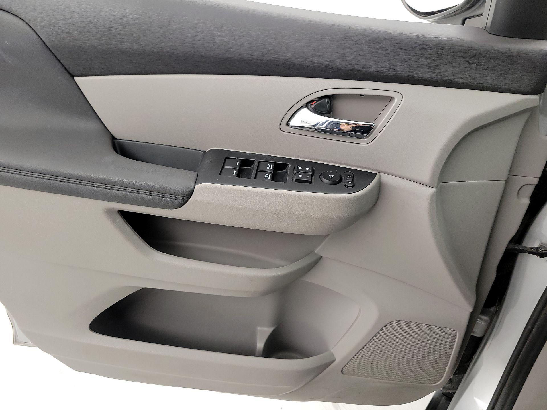 Thumbnail: 2015 Honda Odyssey - 12