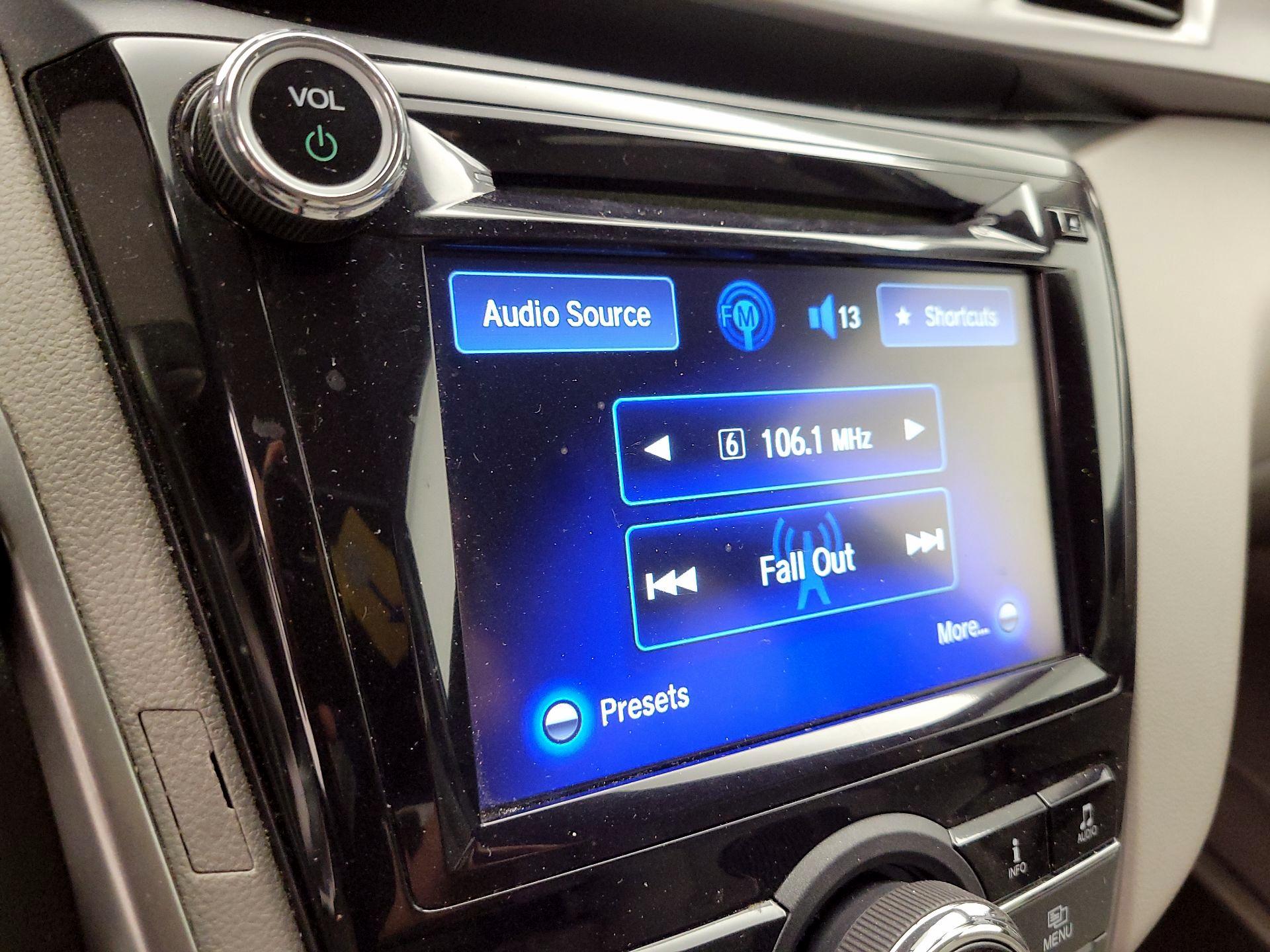 Thumbnail: 2015 Honda Odyssey - 15