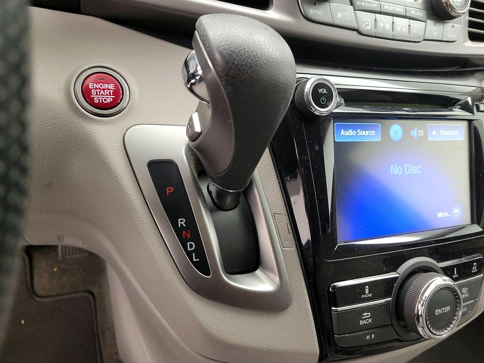 Thumbnail: 2015 Honda Odyssey - 17