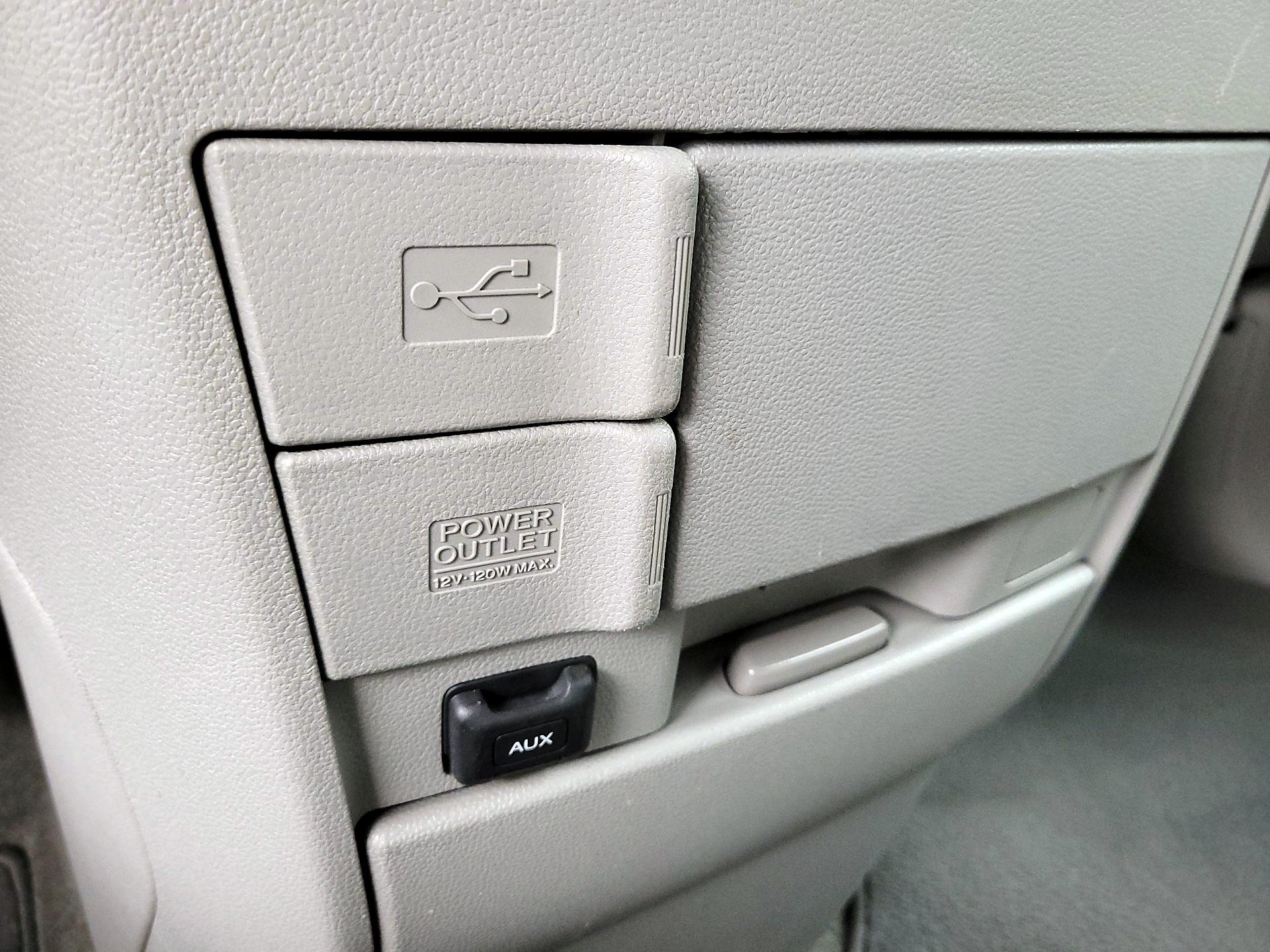 Thumbnail: 2015 Honda Odyssey - 18