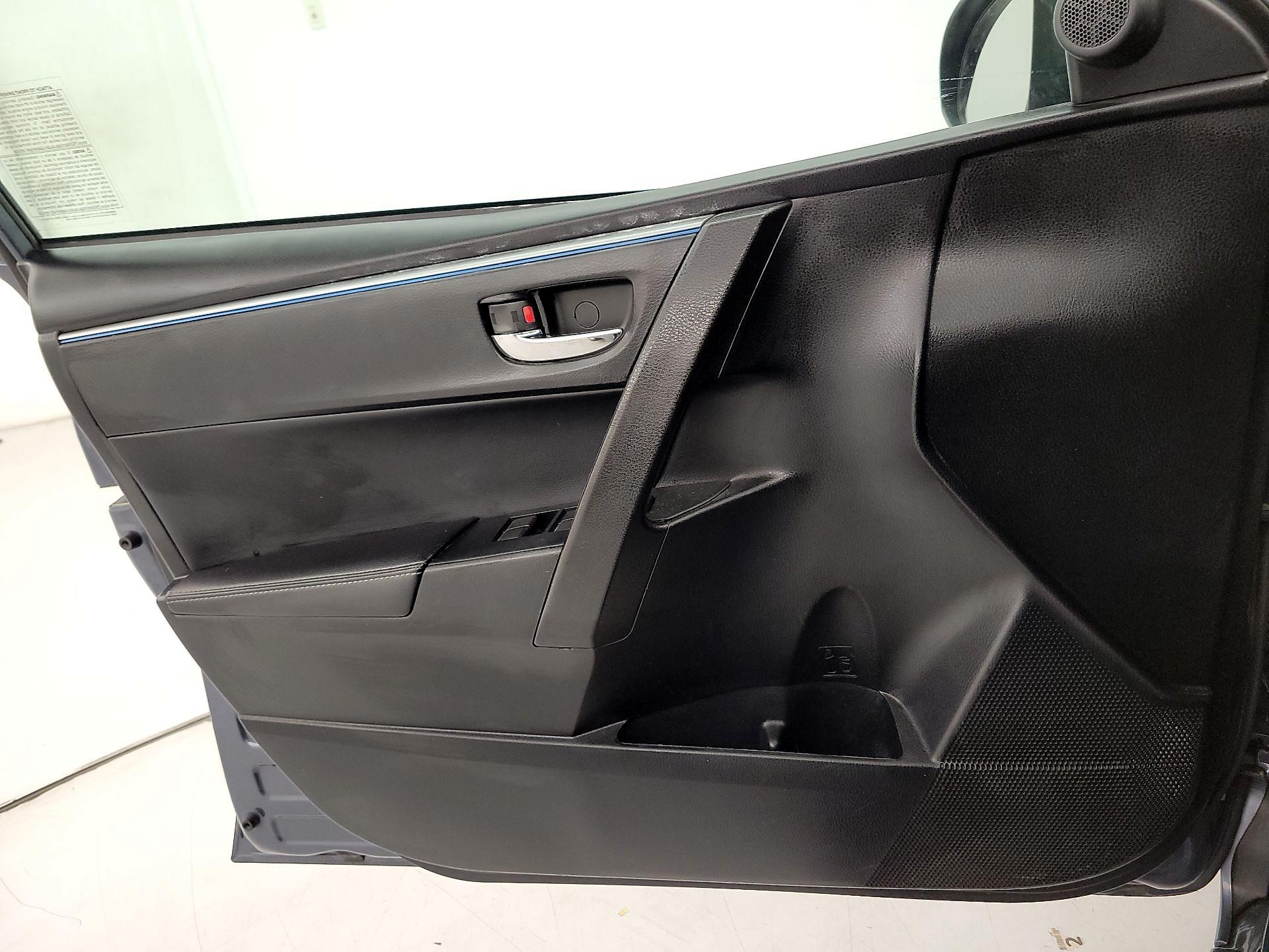 Thumbnail: 2016 Toyota Corolla - 12