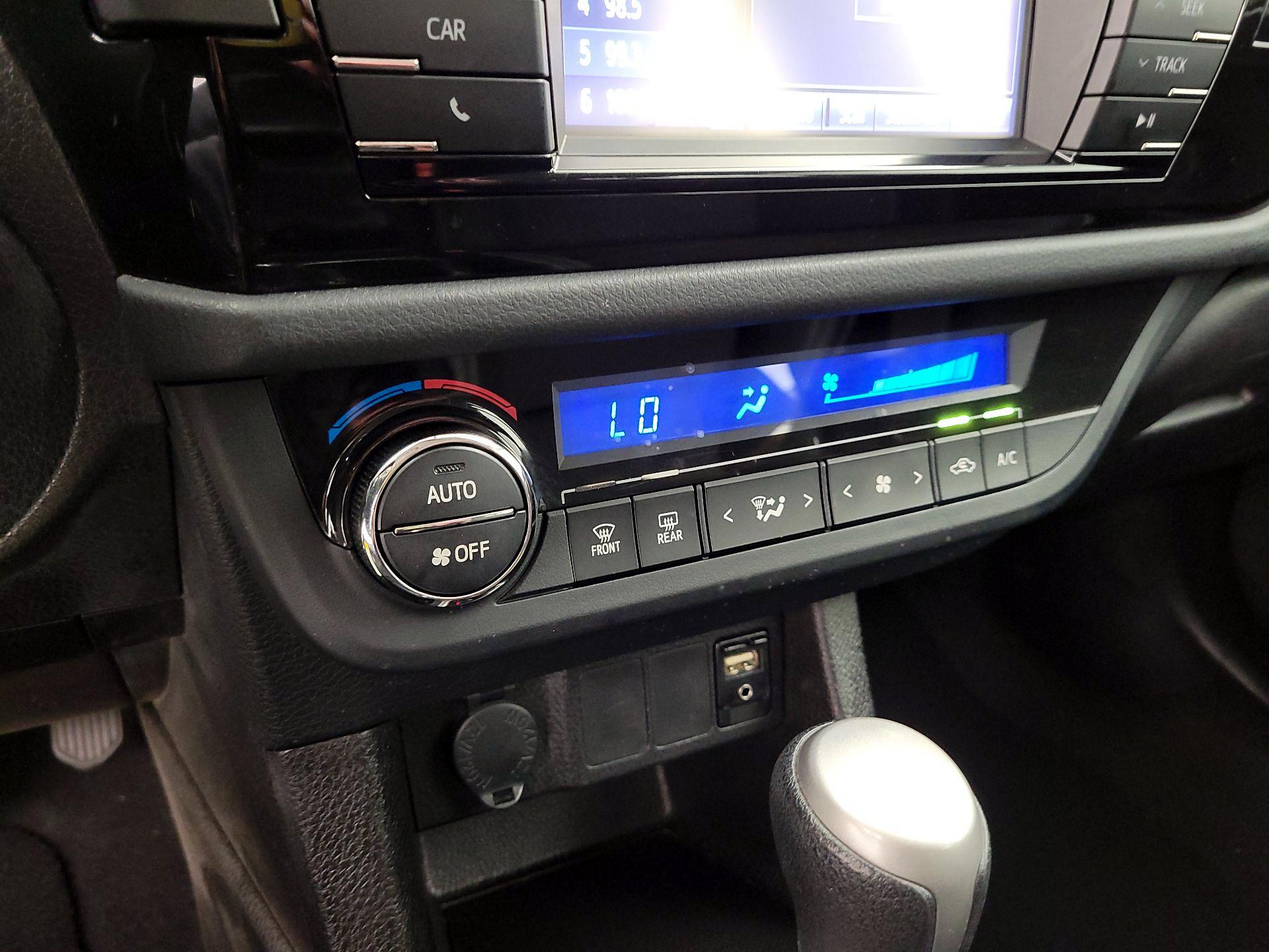 Thumbnail: 2016 Toyota Corolla - 16