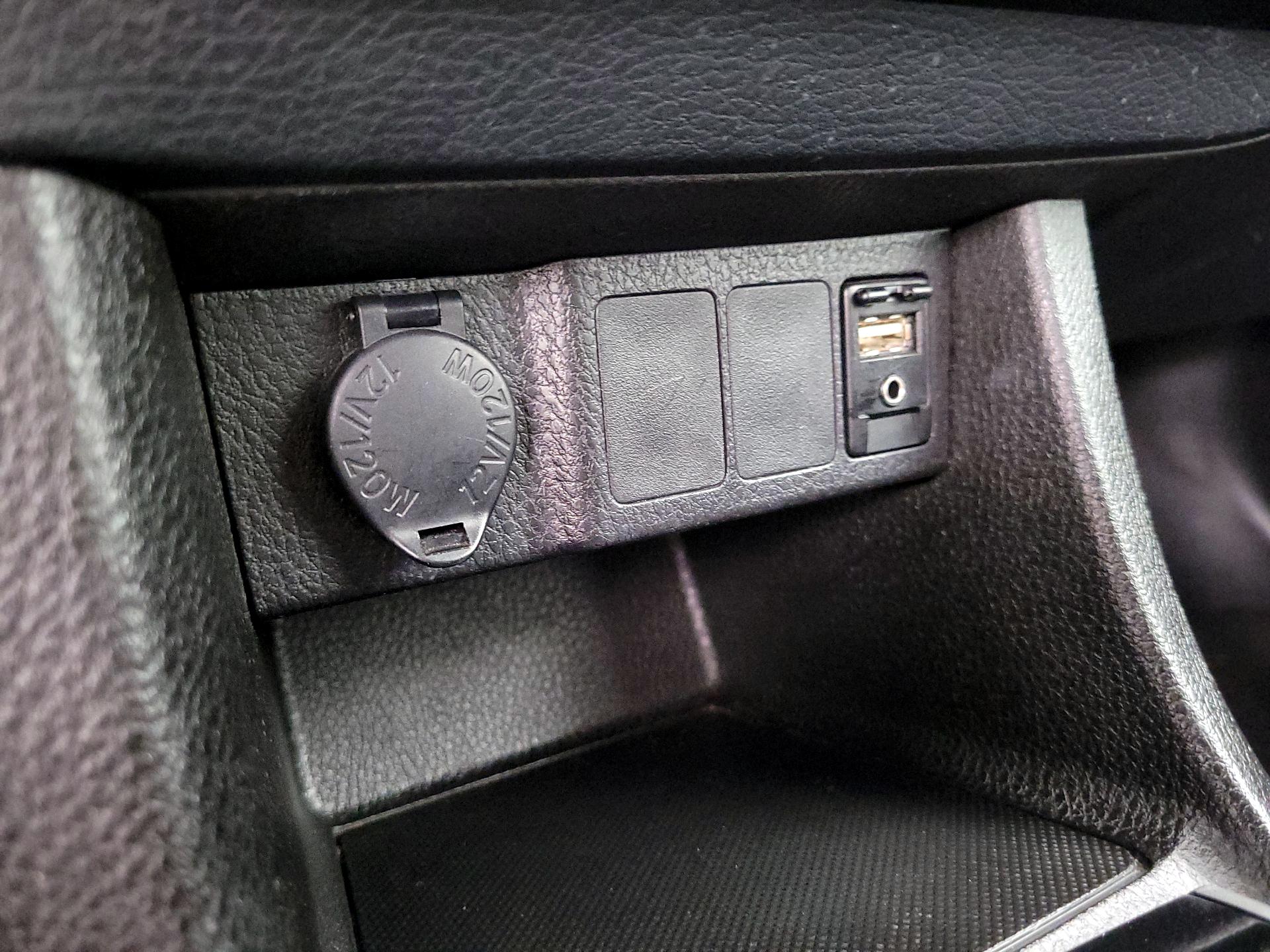 Thumbnail: 2016 Toyota Corolla - 18