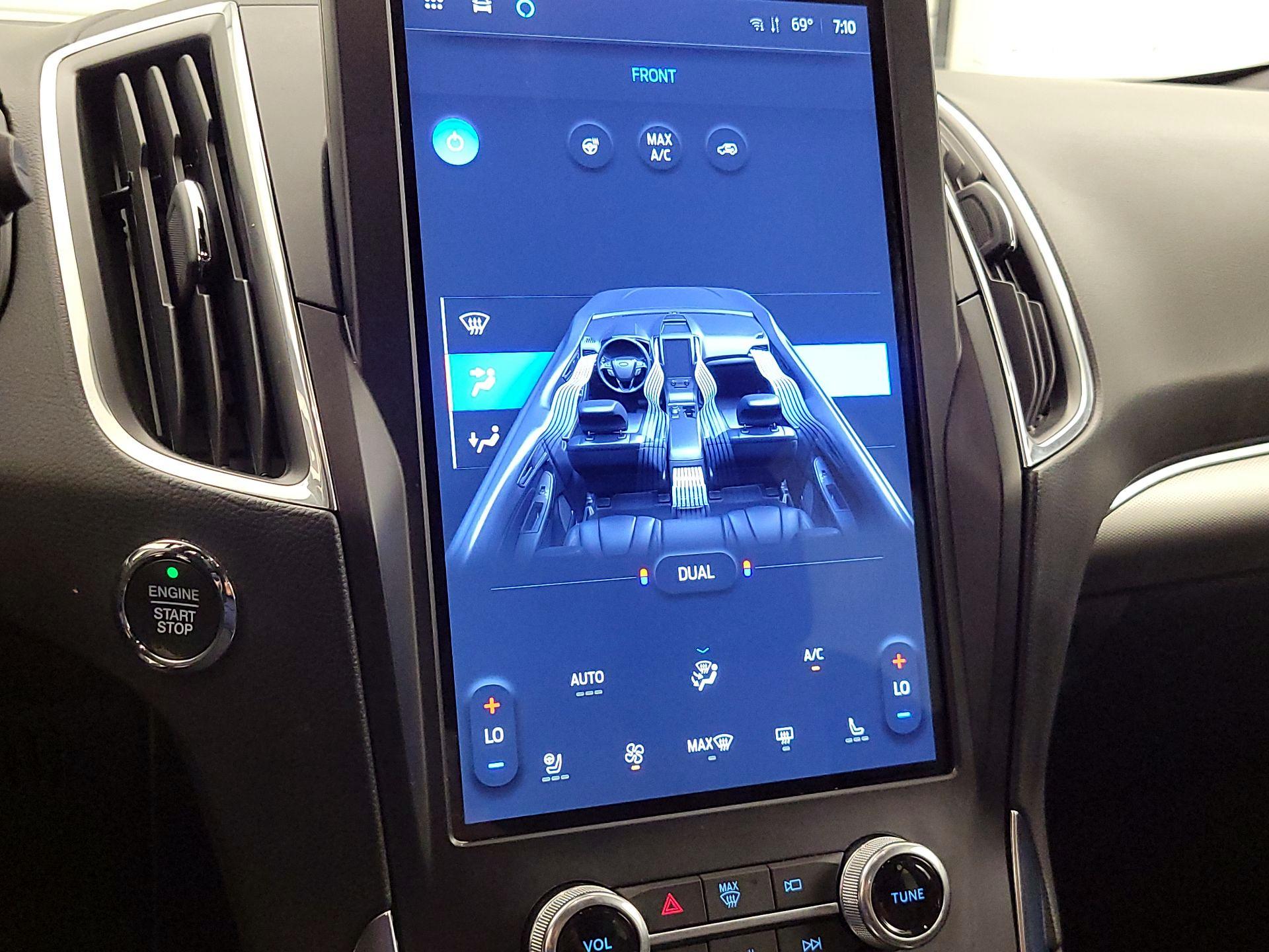 Thumbnail: 2022 Ford Edge - 17