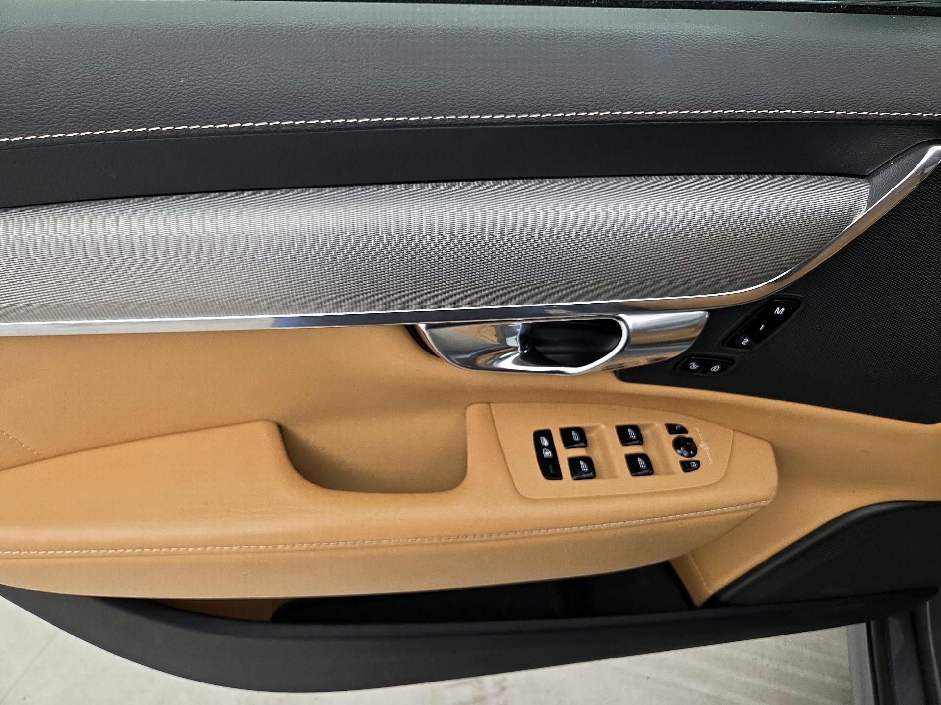 Thumbnail: 2020 Volvo V90 - 12
